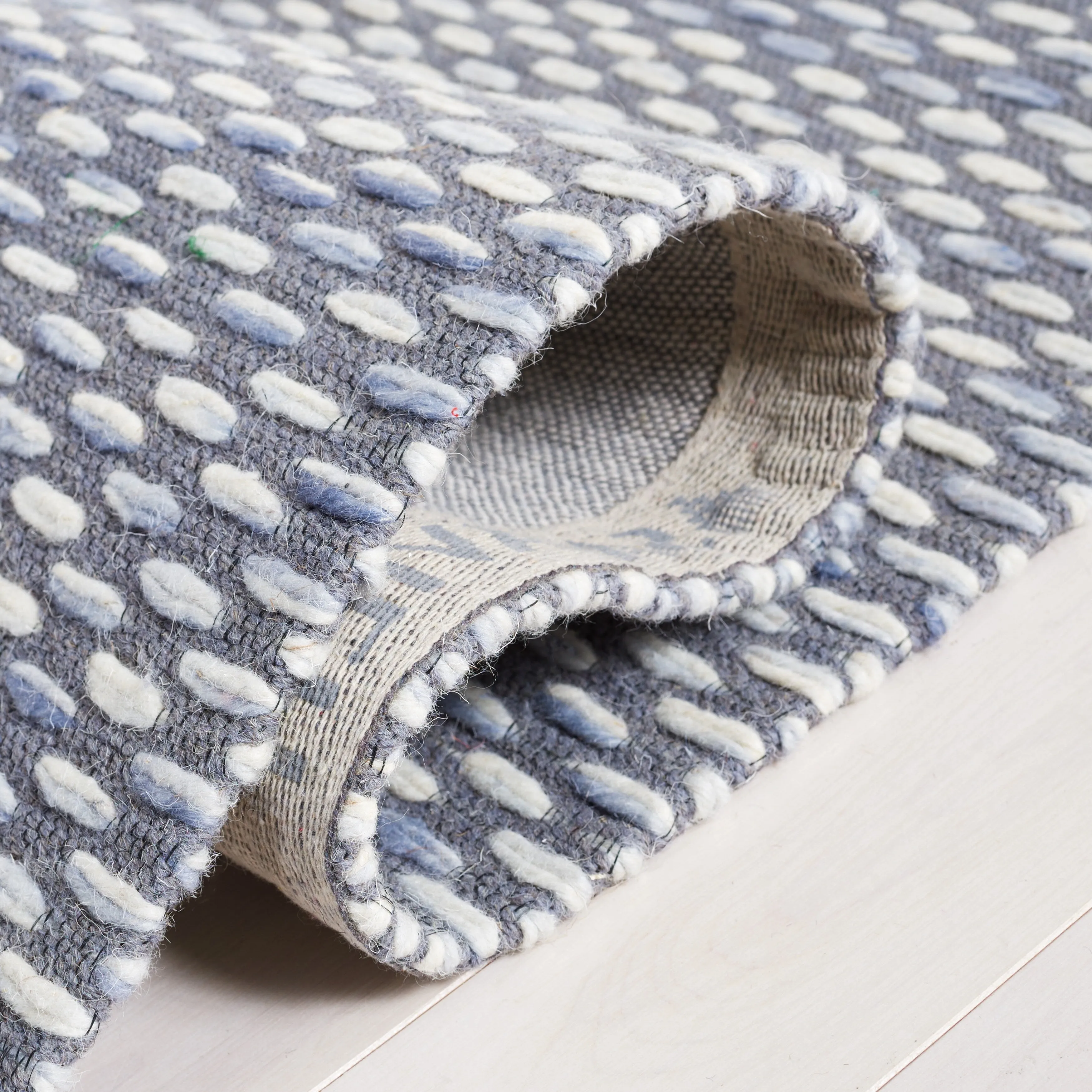 SAFAVIEH Marbella Imcke Wool Rug
