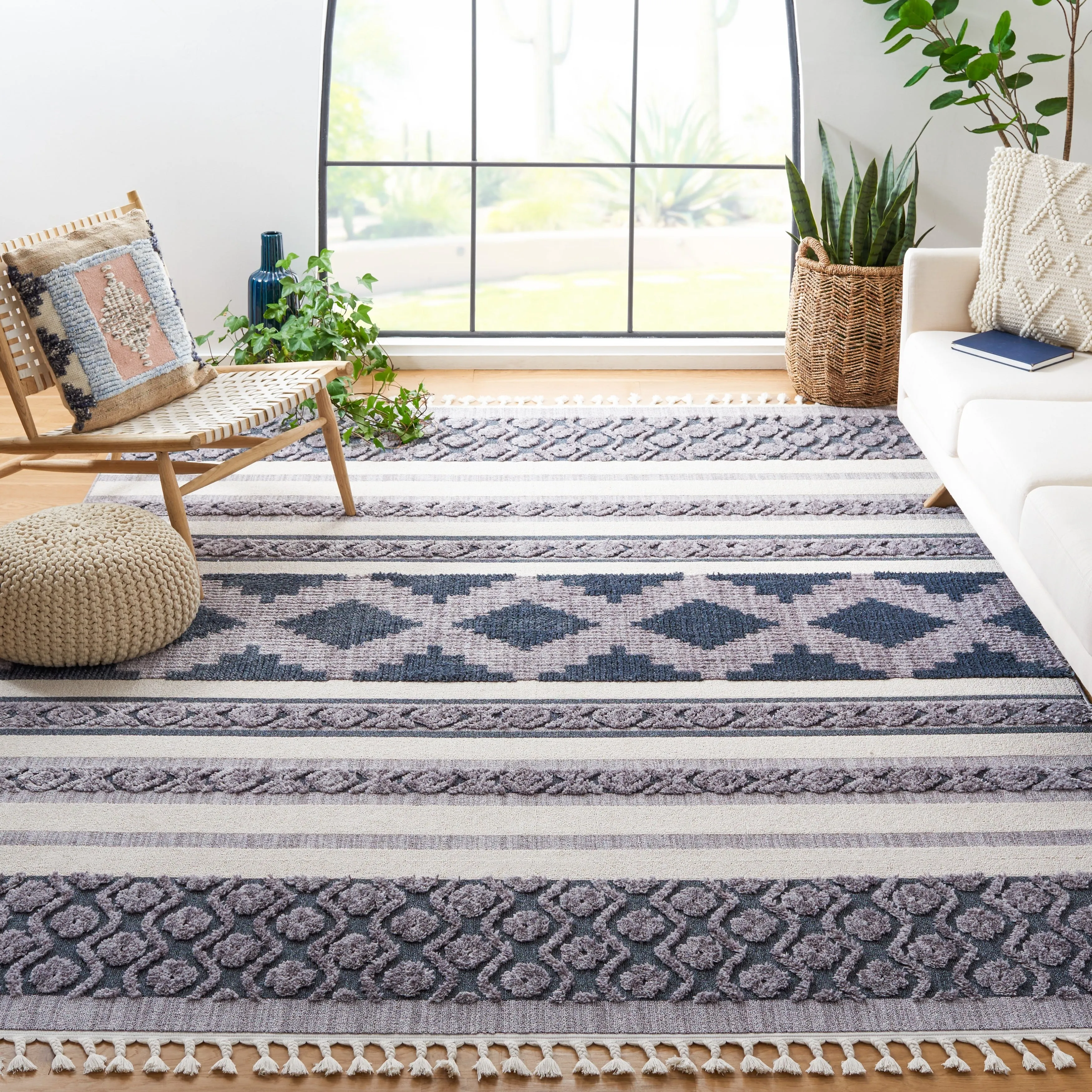 SAFAVIEH Marrakech Moroccan Madelene Boho Braided Tassel Area Rug