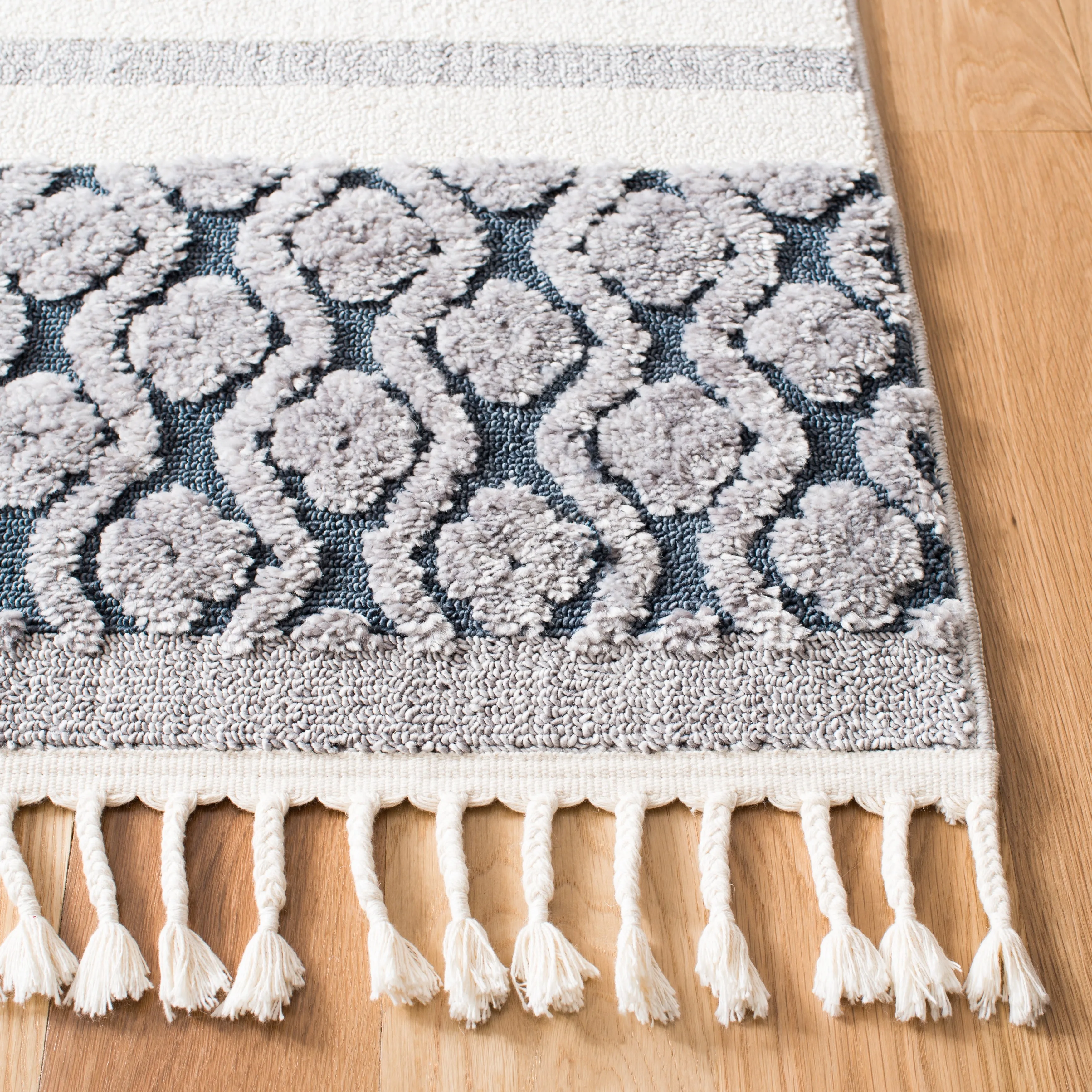 SAFAVIEH Marrakech Moroccan Madelene Boho Braided Tassel Area Rug