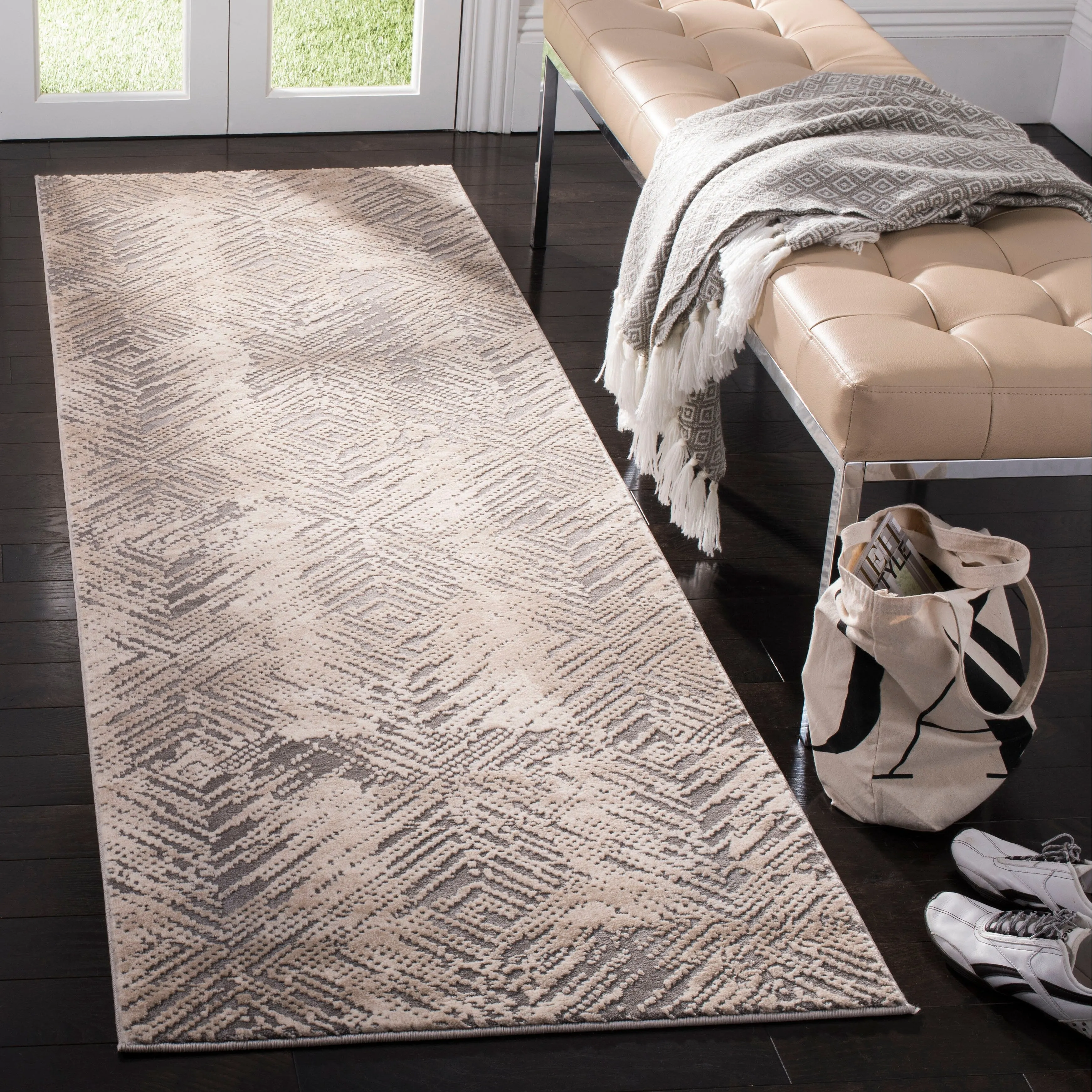 SAFAVIEH Meadow Lavonne Modern Abstract Rug