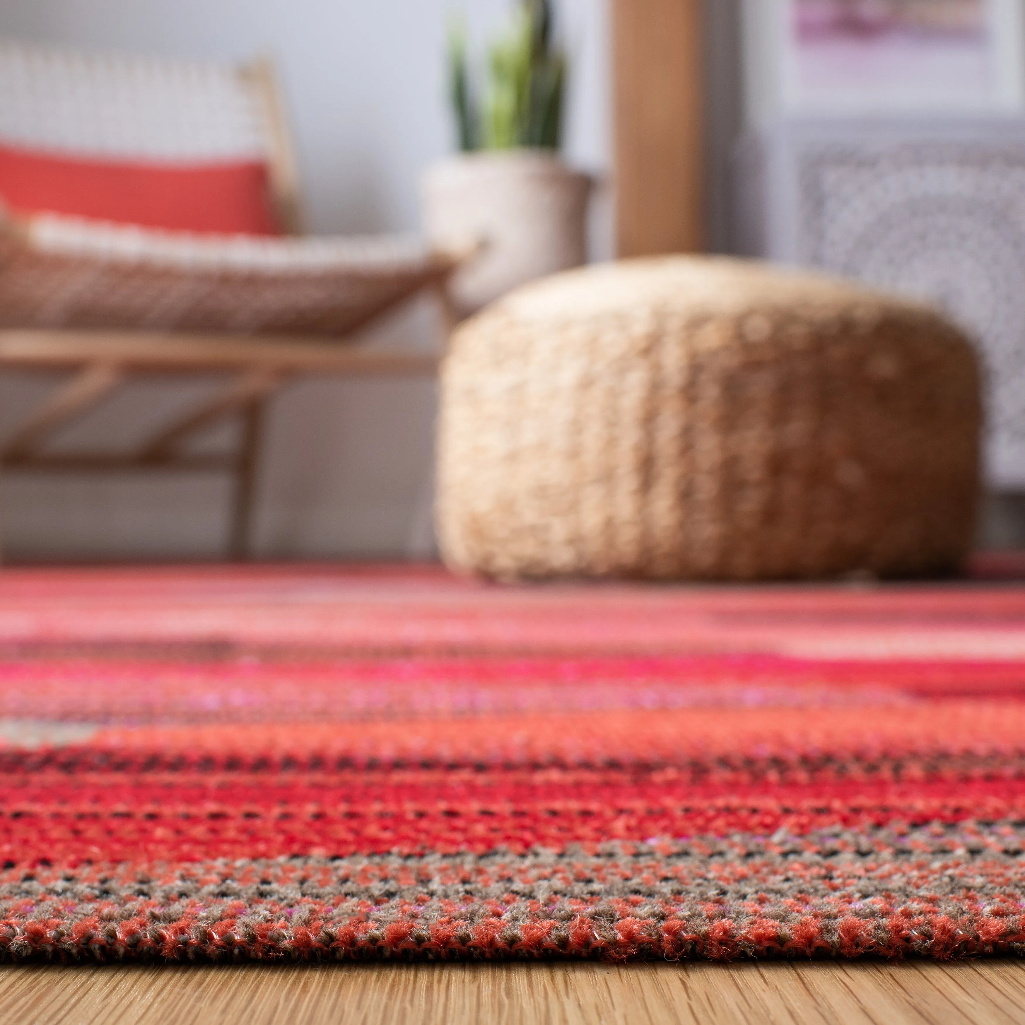 SAFAVIEH Montage Sunija Indoor/ Outdoor Waterproof Patio Backyard Rug