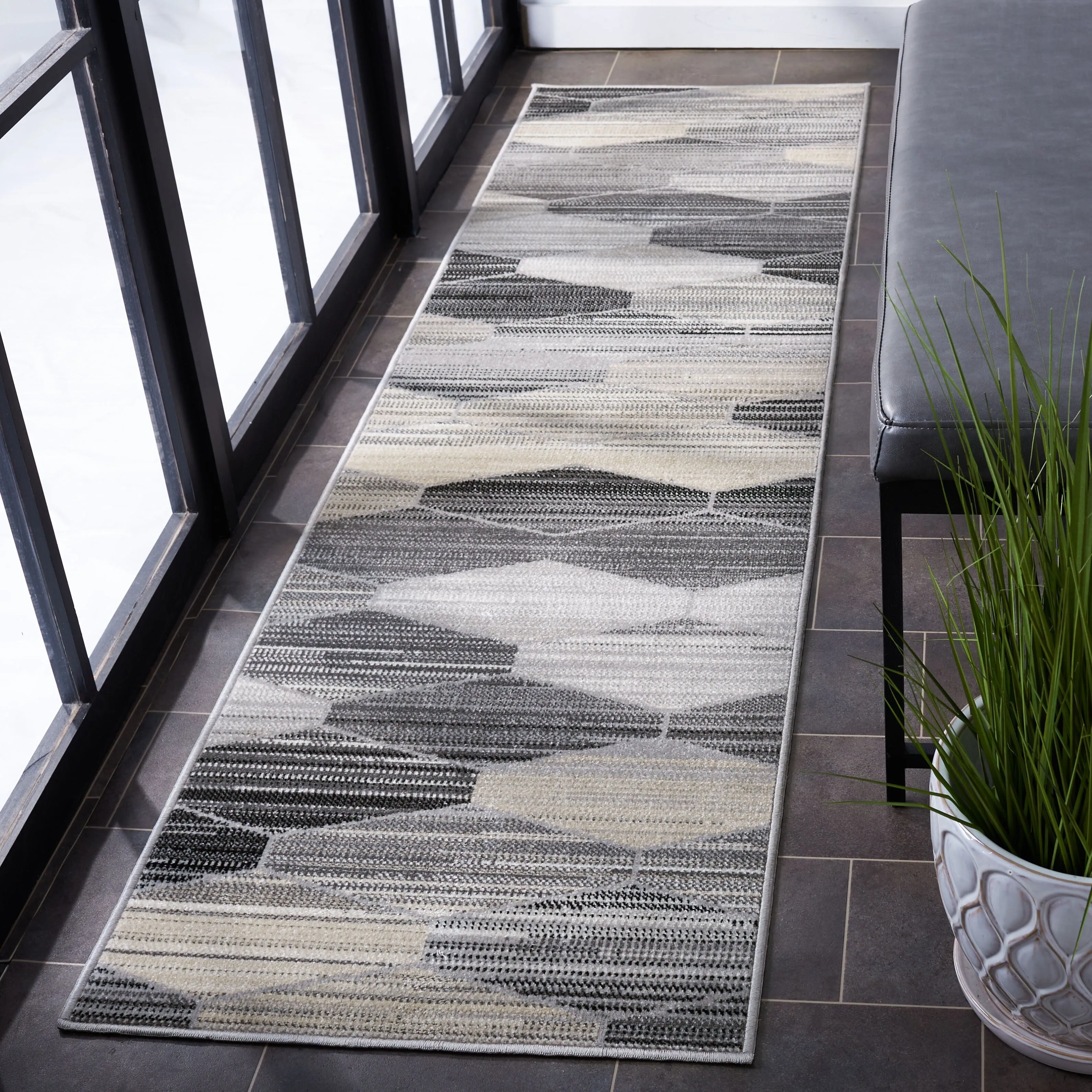 SAFAVIEH Montage Sunija Indoor/ Outdoor Waterproof Patio Backyard Rug