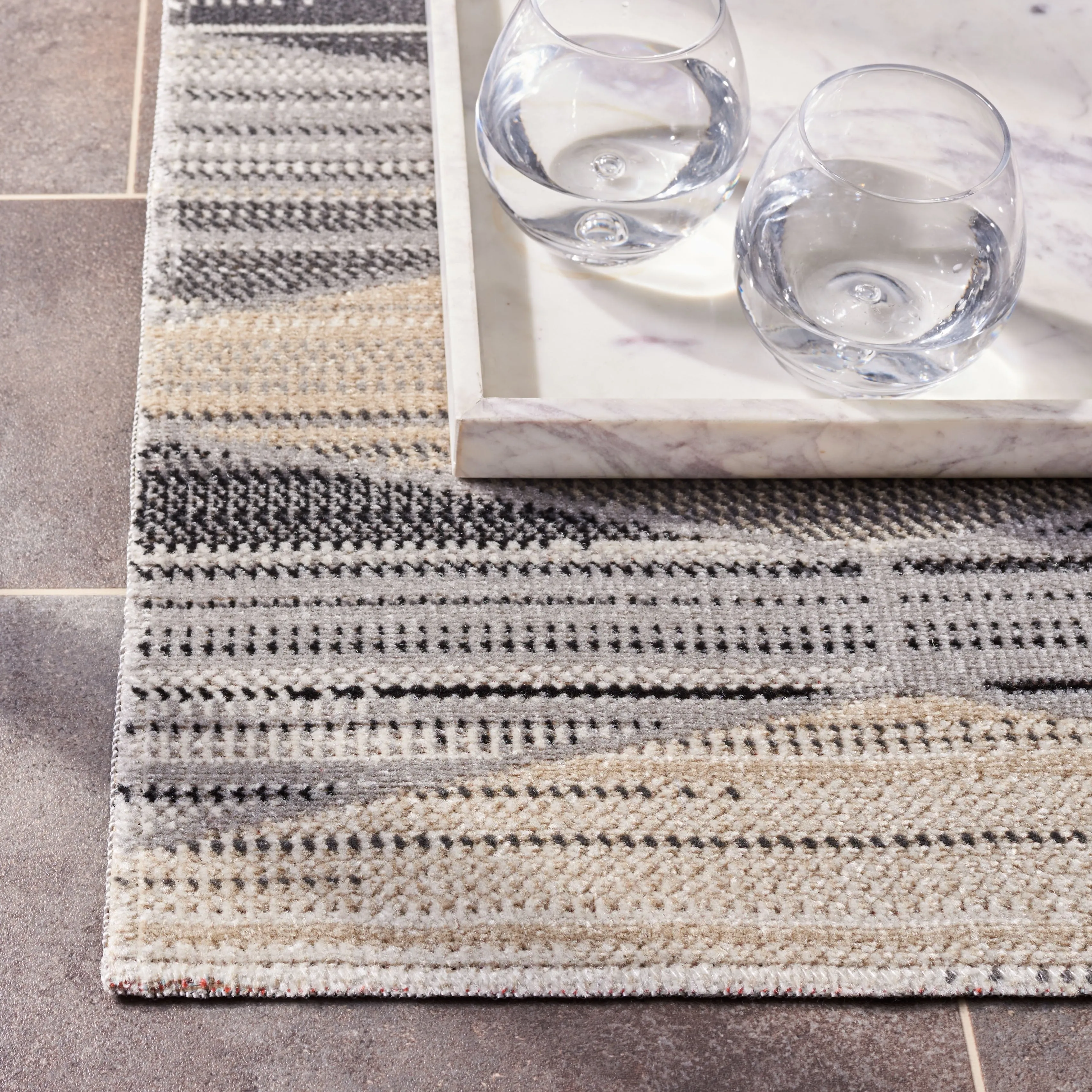 SAFAVIEH Montage Sunija Indoor/ Outdoor Waterproof Patio Backyard Rug