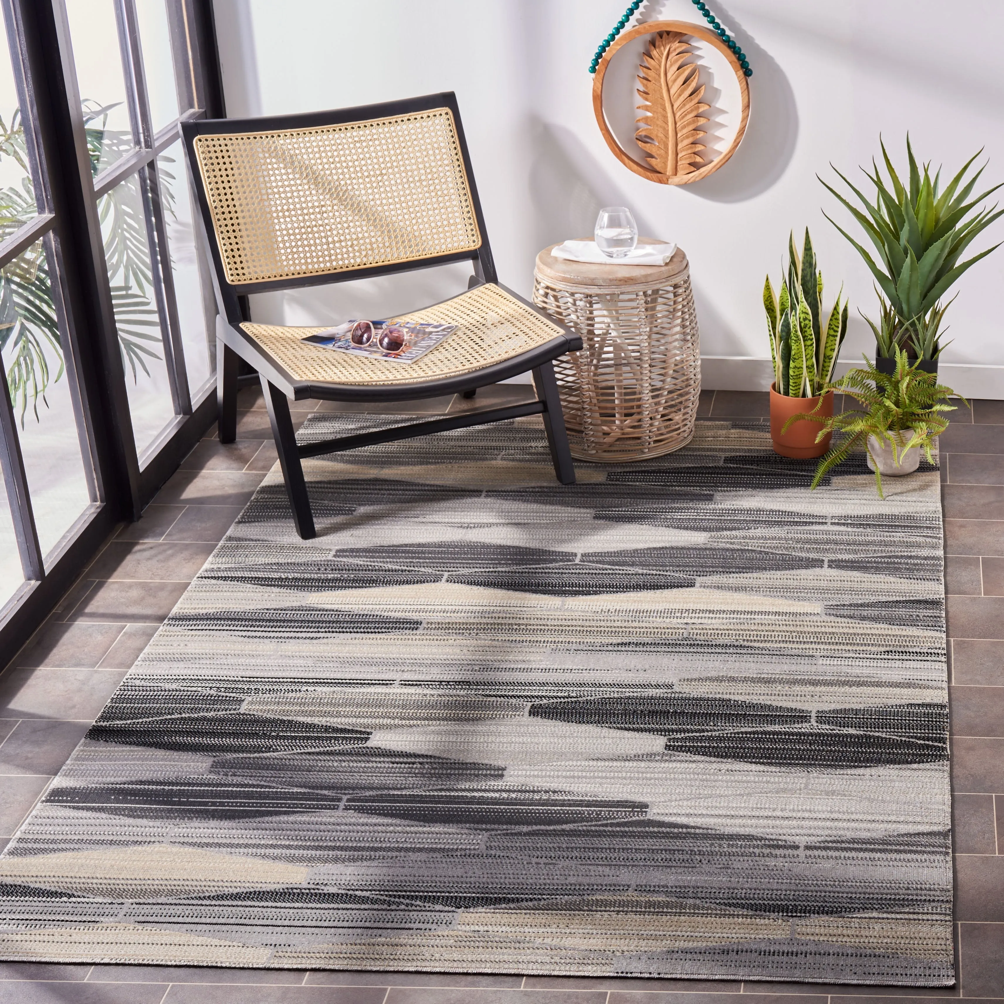 SAFAVIEH Montage Sunija Indoor/ Outdoor Waterproof Patio Backyard Rug