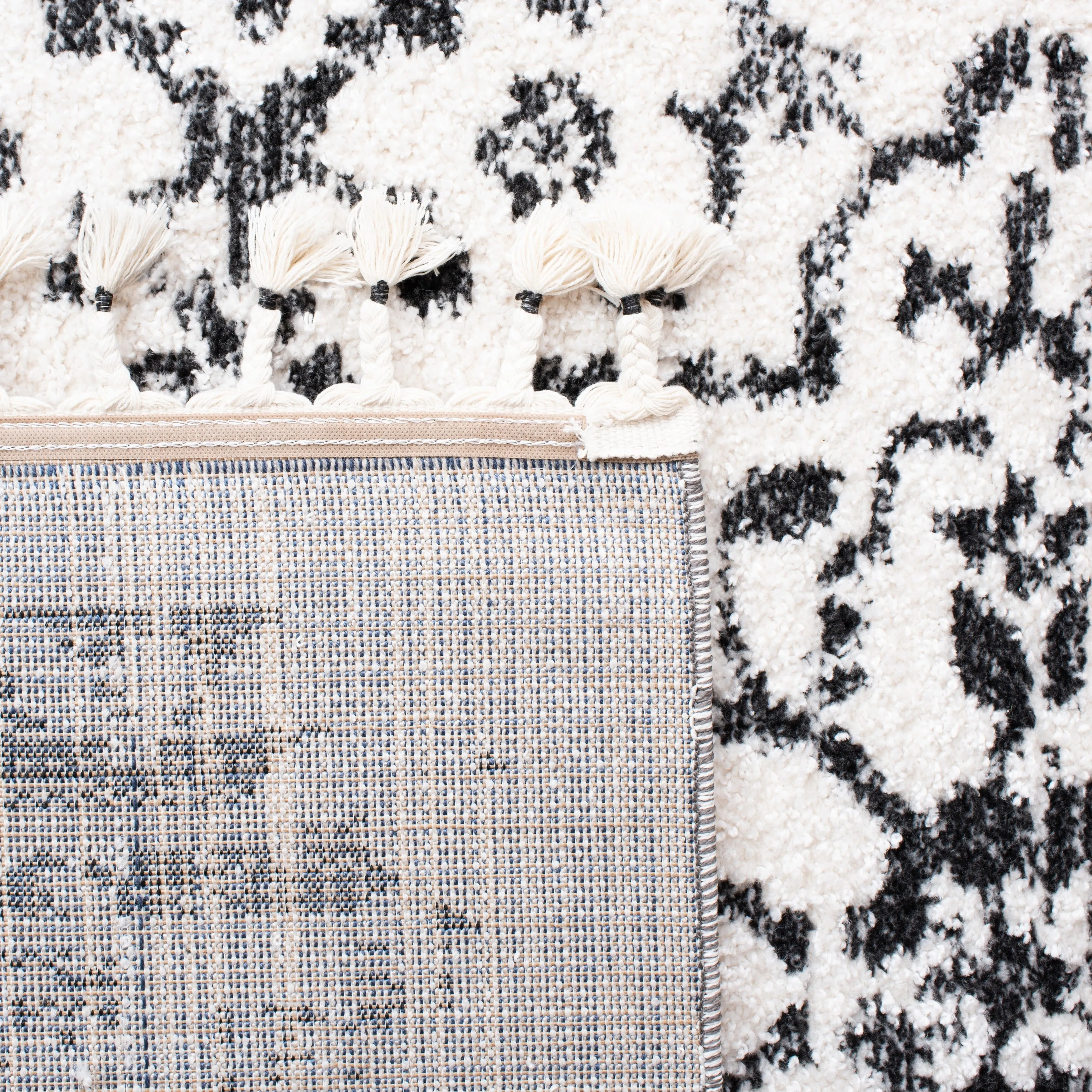 SAFAVIEH Moroccan Tassel Shag Reatha 0.75-inch Thick Rug