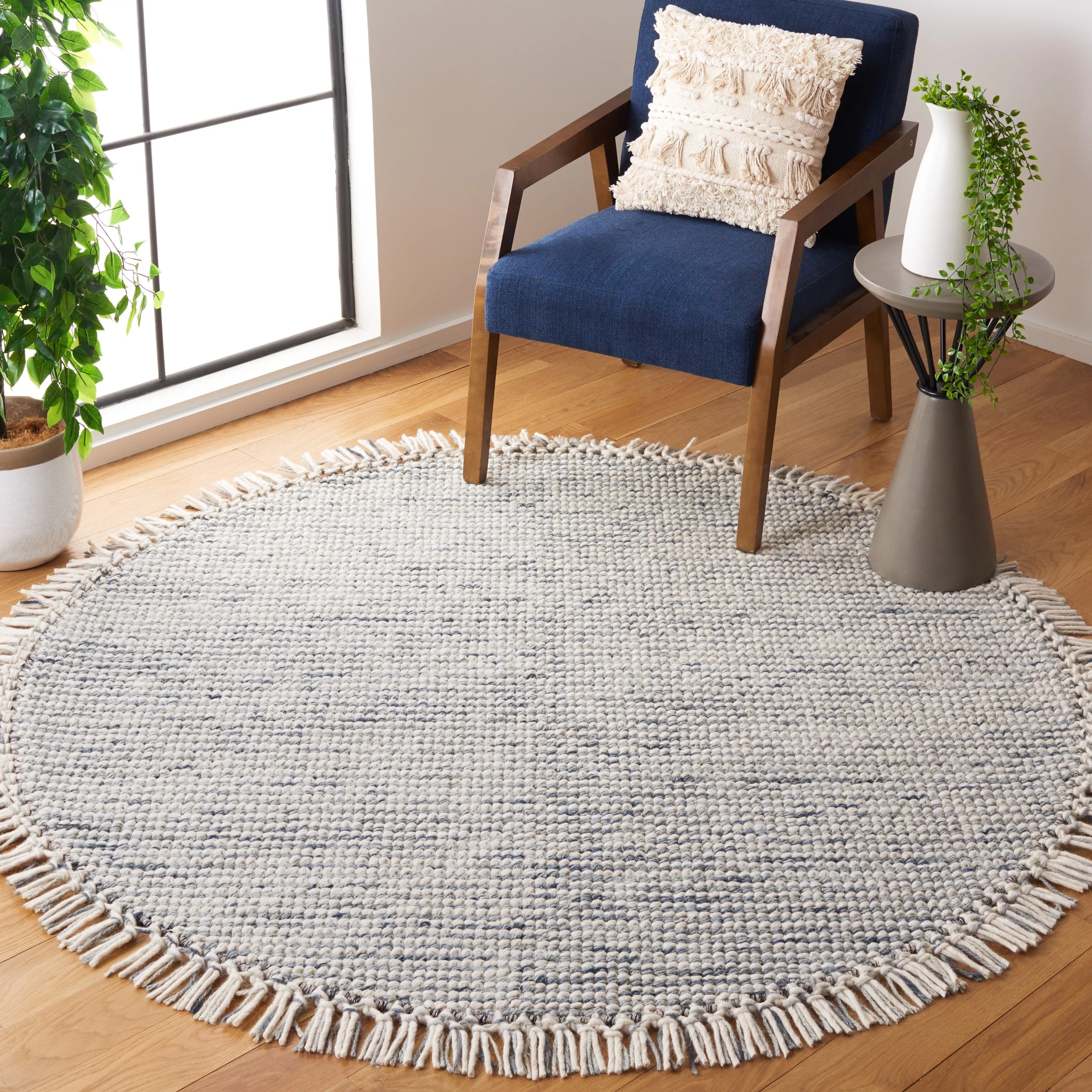 SAFAVIEH Natura Bernetta Wool Fringe Rug