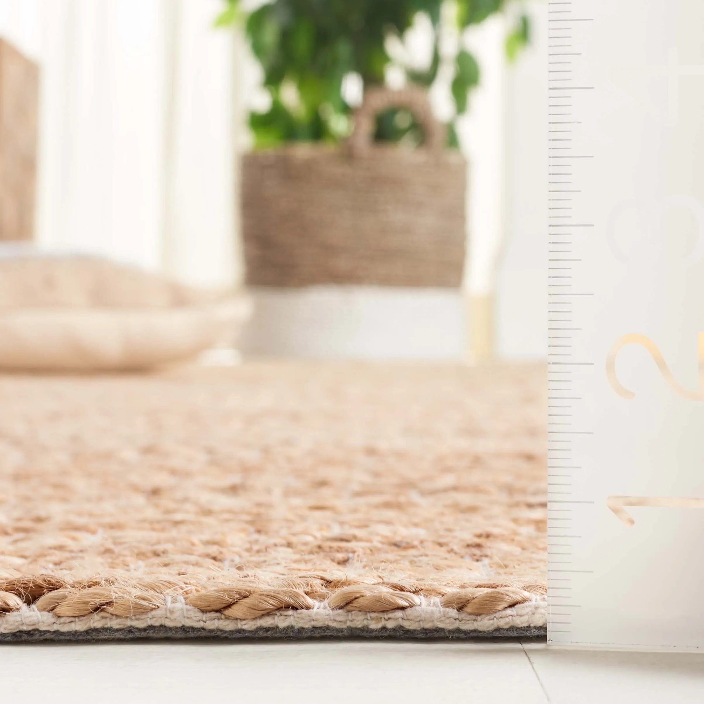 SAFAVIEH Natural Fiber Oliva Casual Jute Rug