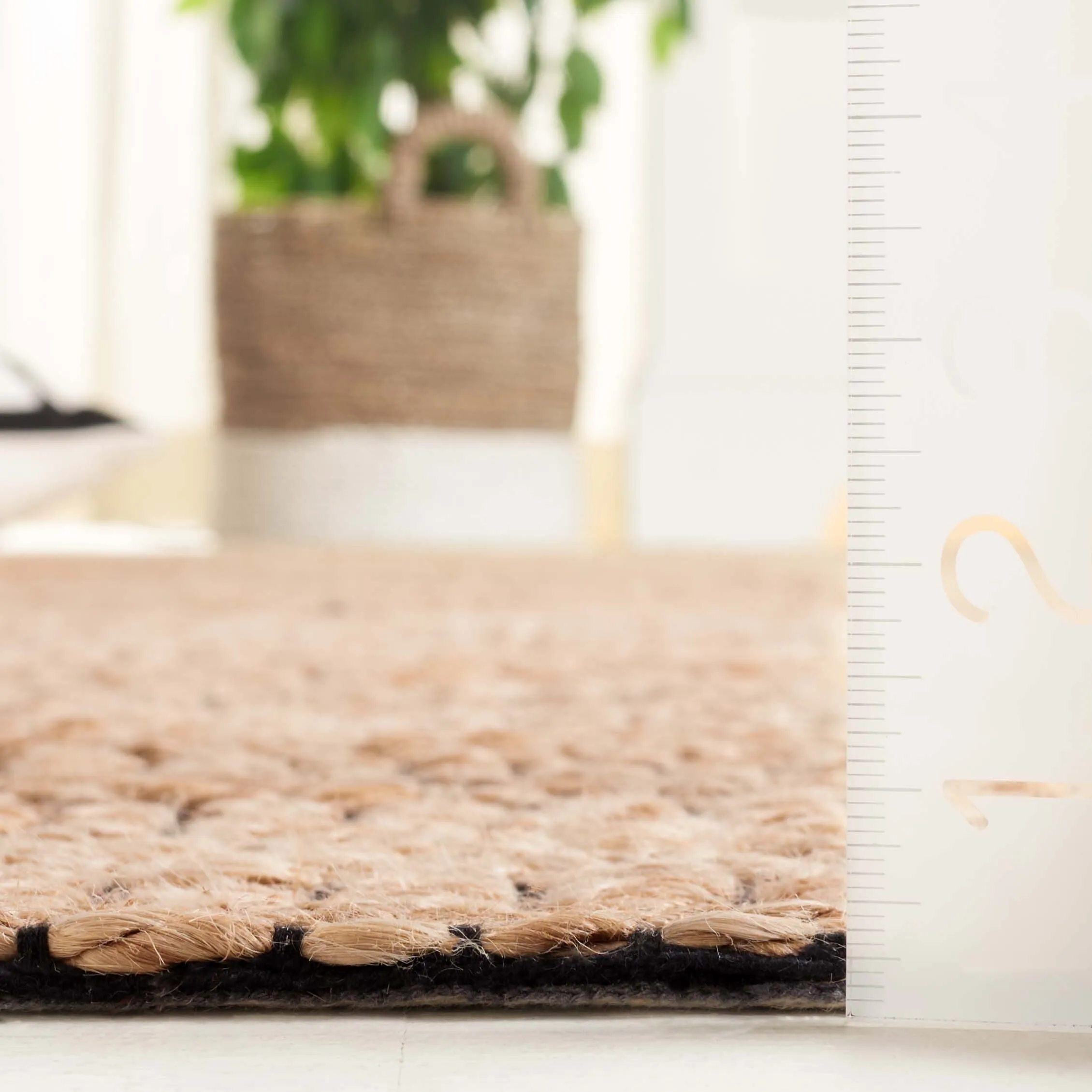 SAFAVIEH Natural Fiber Oliva Casual Jute Rug