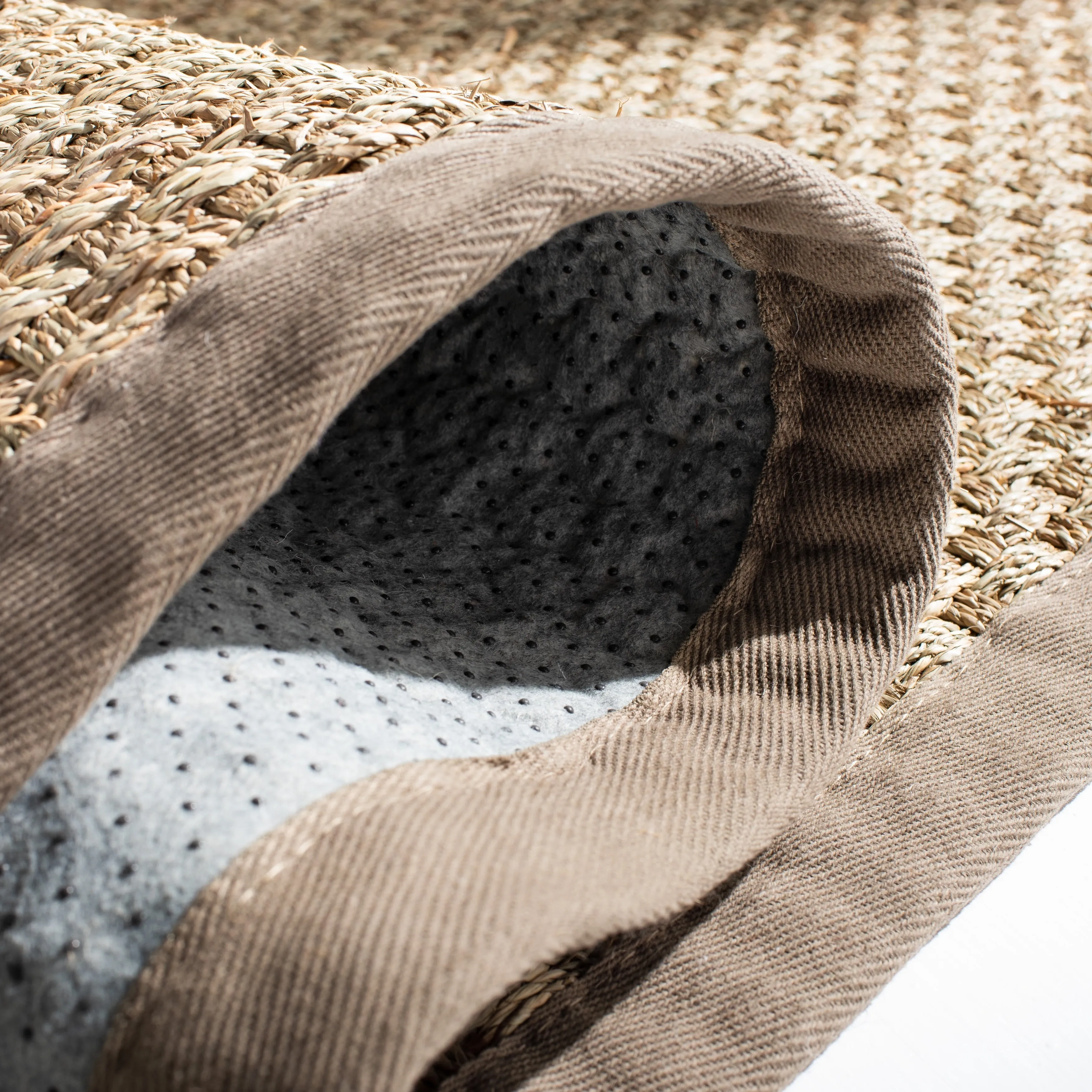 SAFAVIEH Natural Fiber Zymryd Basketweave Seagrass Rug
