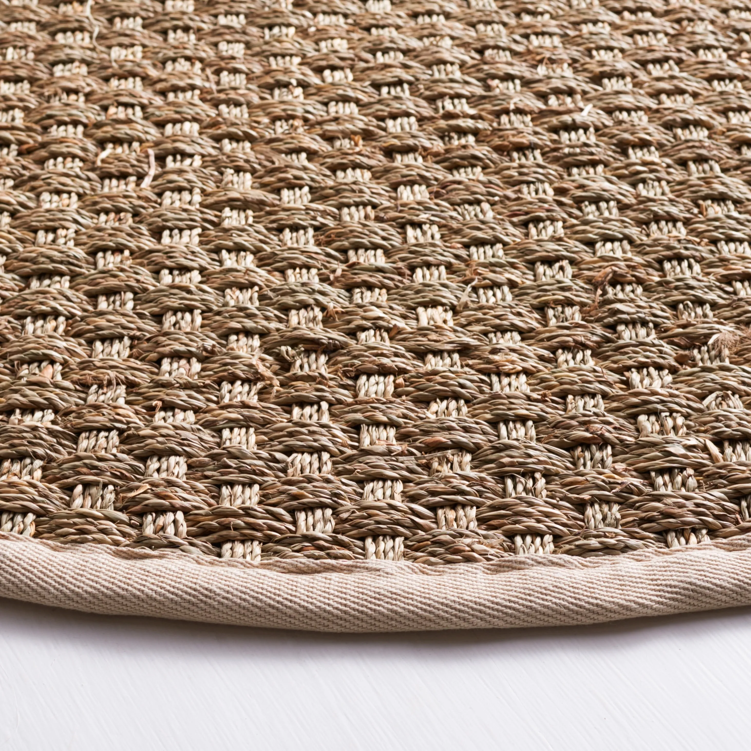 SAFAVIEH Natural Fiber Zymryd Basketweave Seagrass Rug