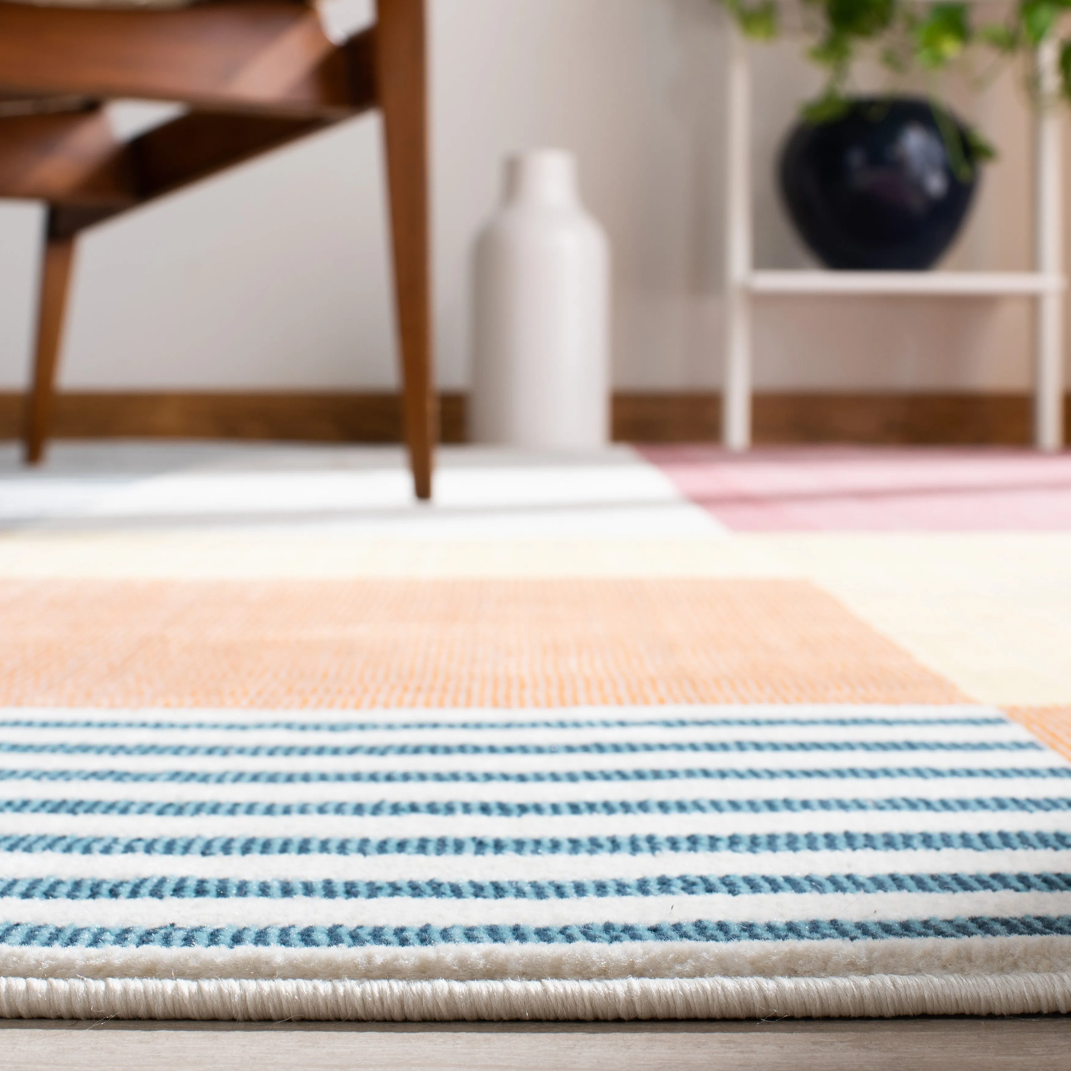 SAFAVIEH Orwell Leala Mid-Century Modern Rug