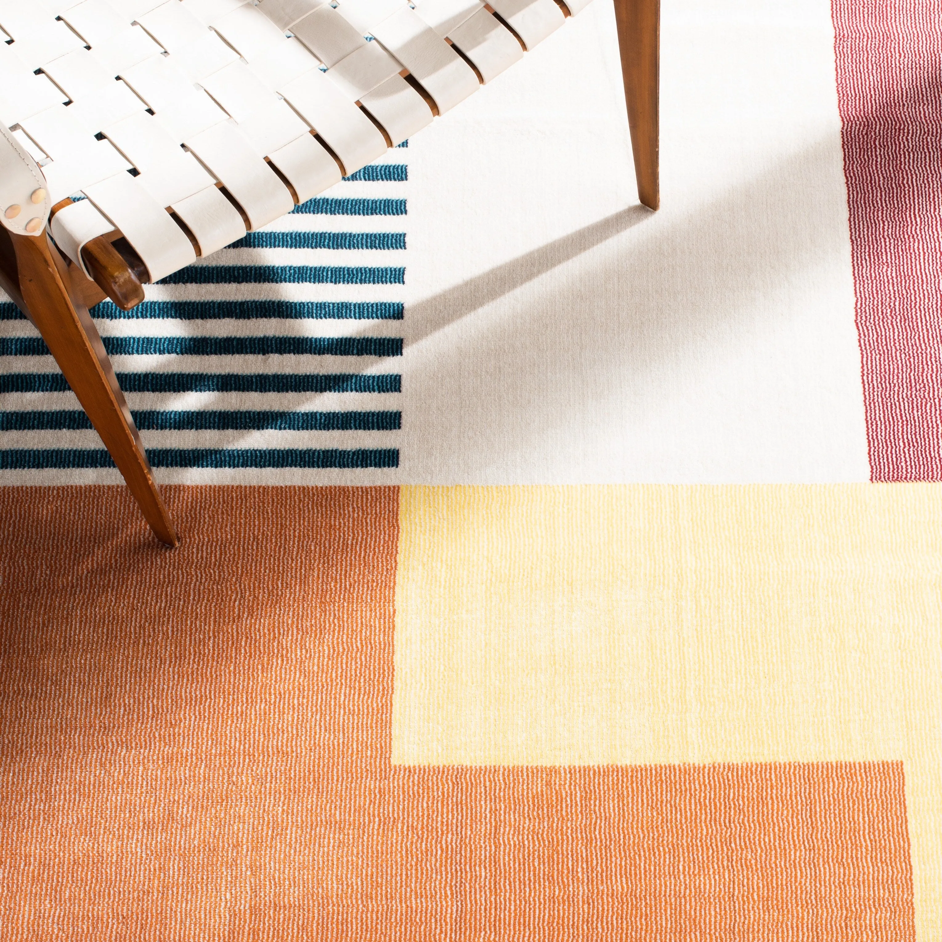 SAFAVIEH Orwell Leala Mid-Century Modern Rug