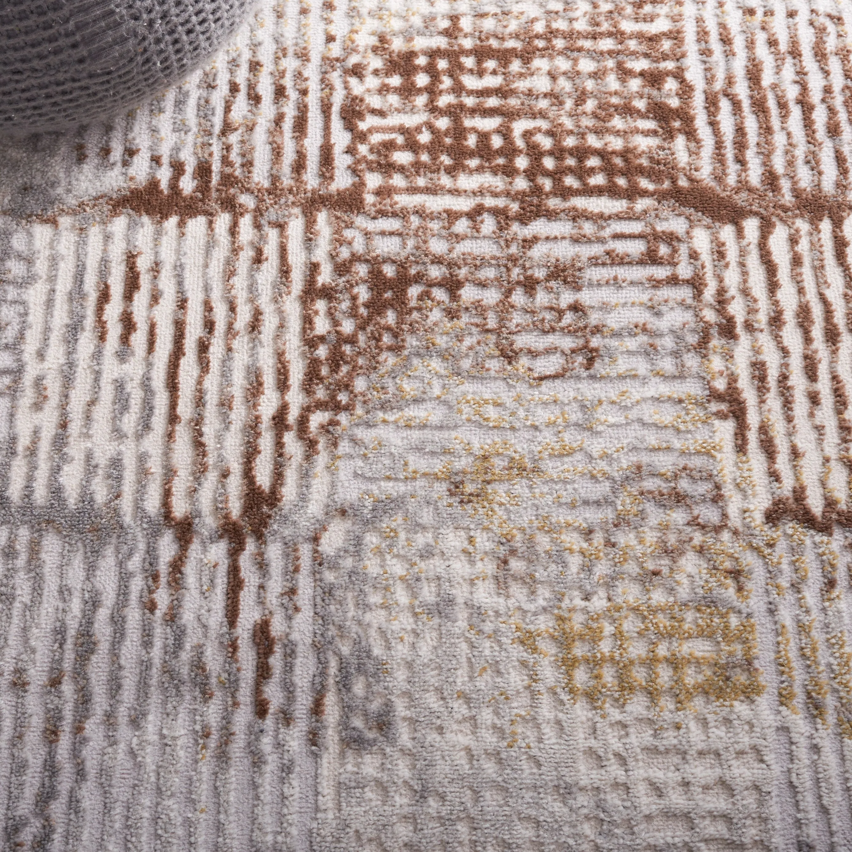 SAFAVIEH Palma Caro Modern Abstract Rug