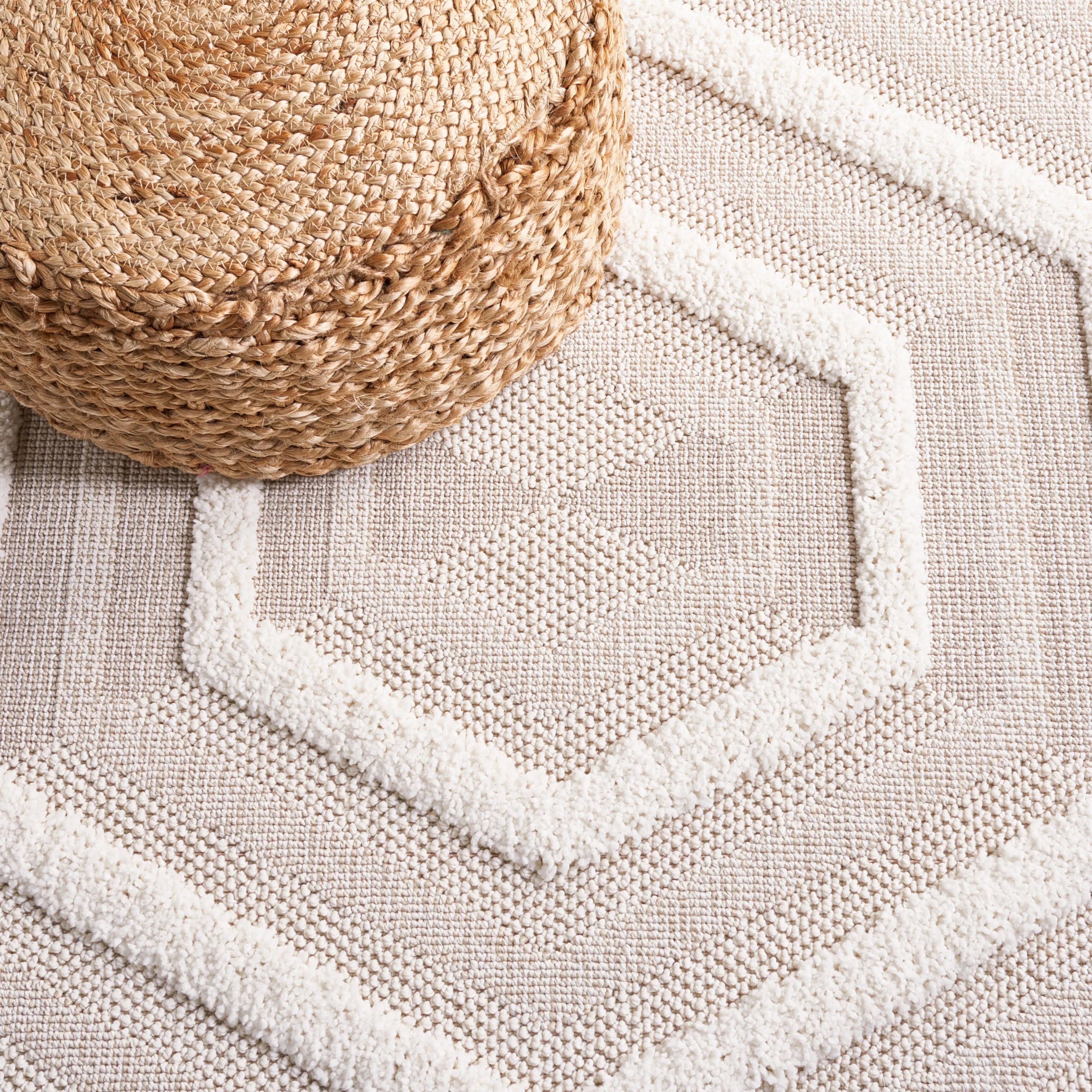 SAFAVIEH Trends Delilah Mid-Century Modern Rug