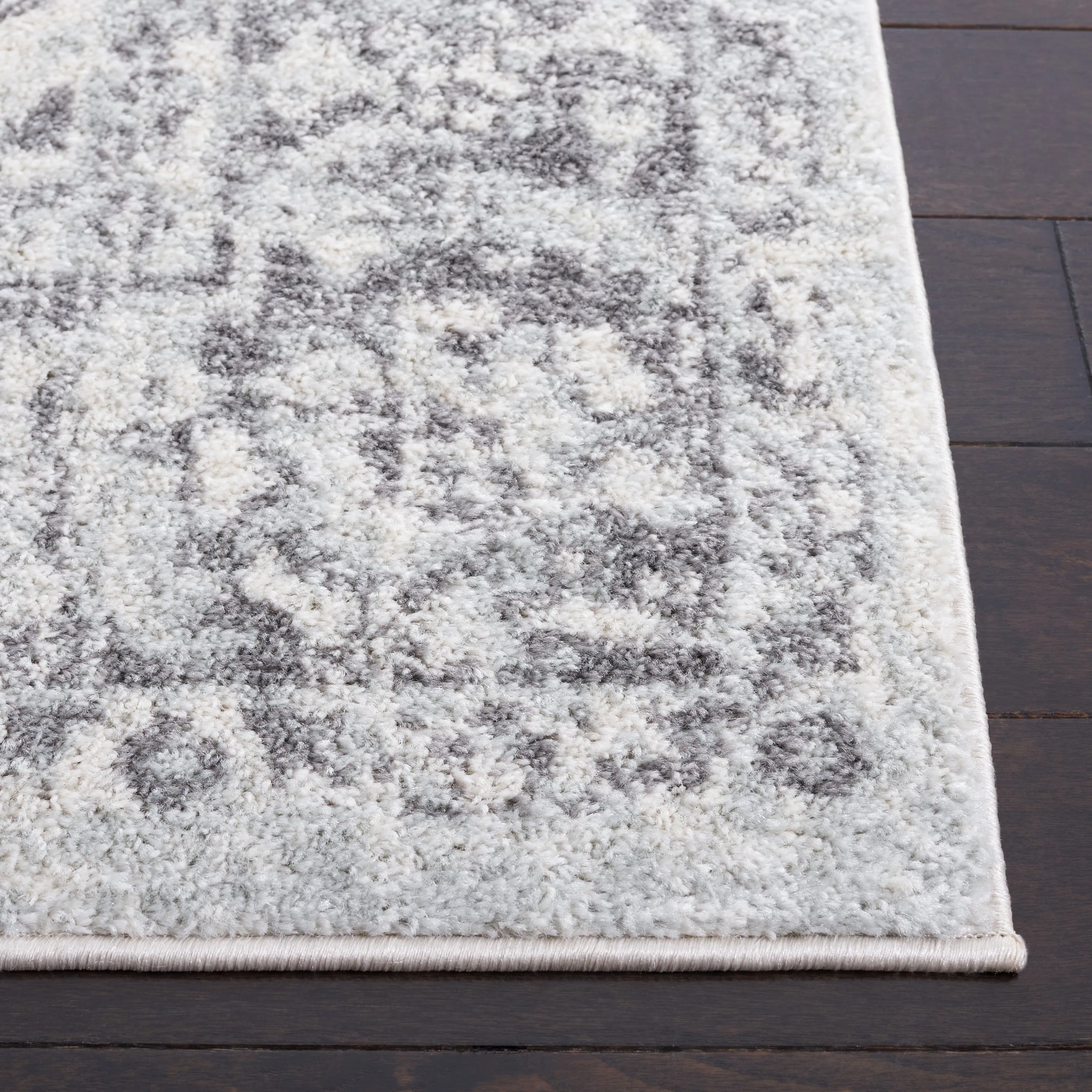 SAFAVIEH Tulum Atje Oriental Rug