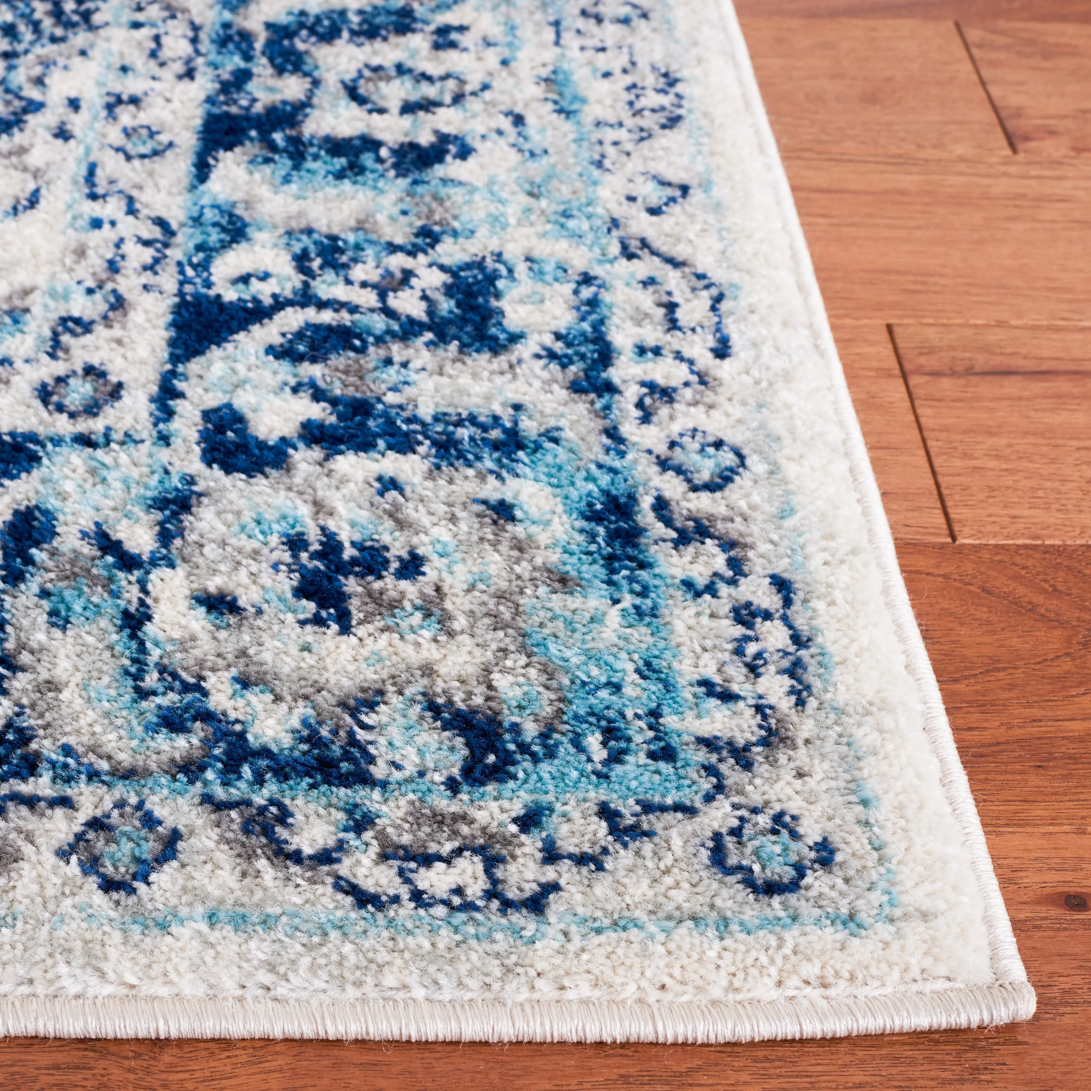 SAFAVIEH Tulum Atje Oriental Rug