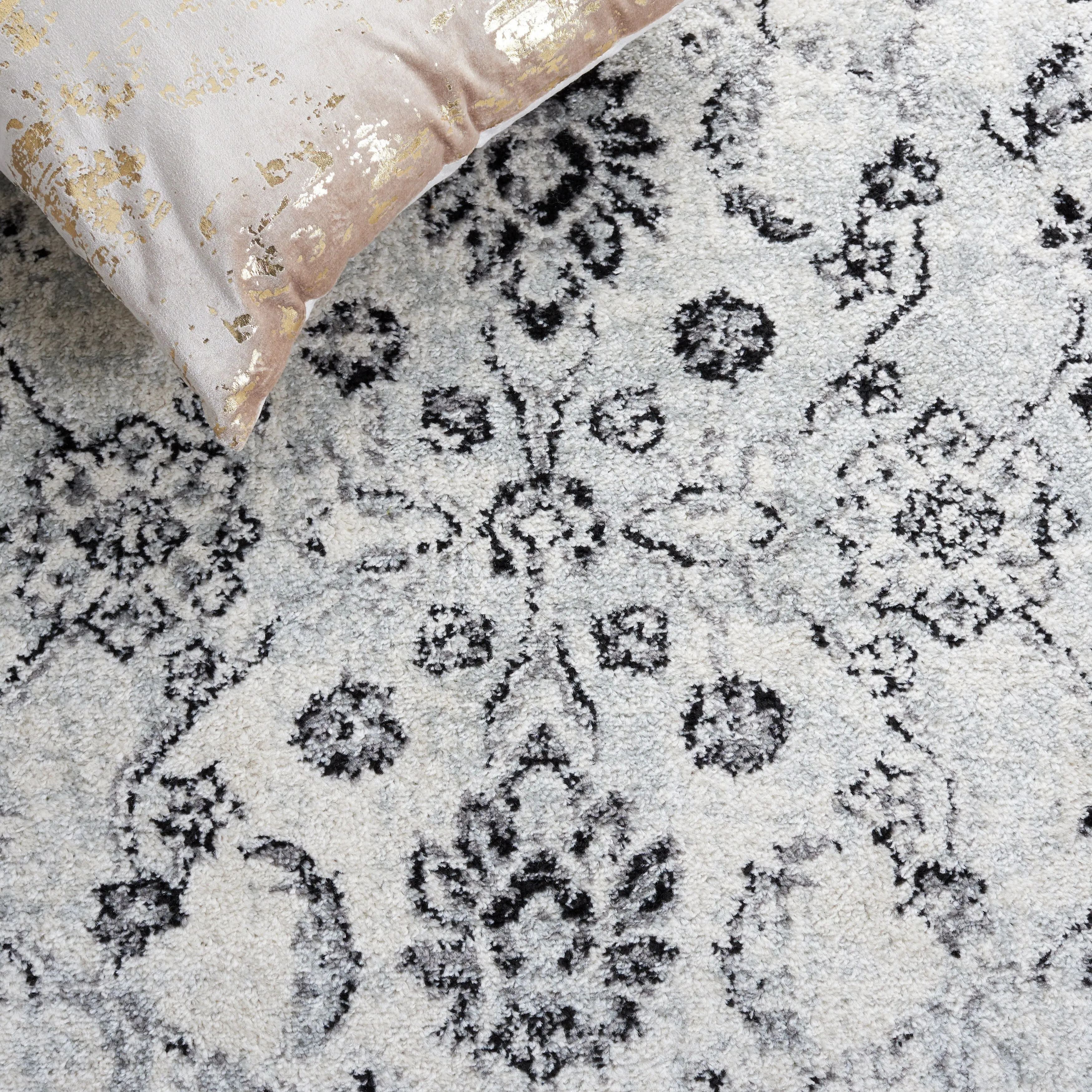 SAFAVIEH Tulum Atje Oriental Rug