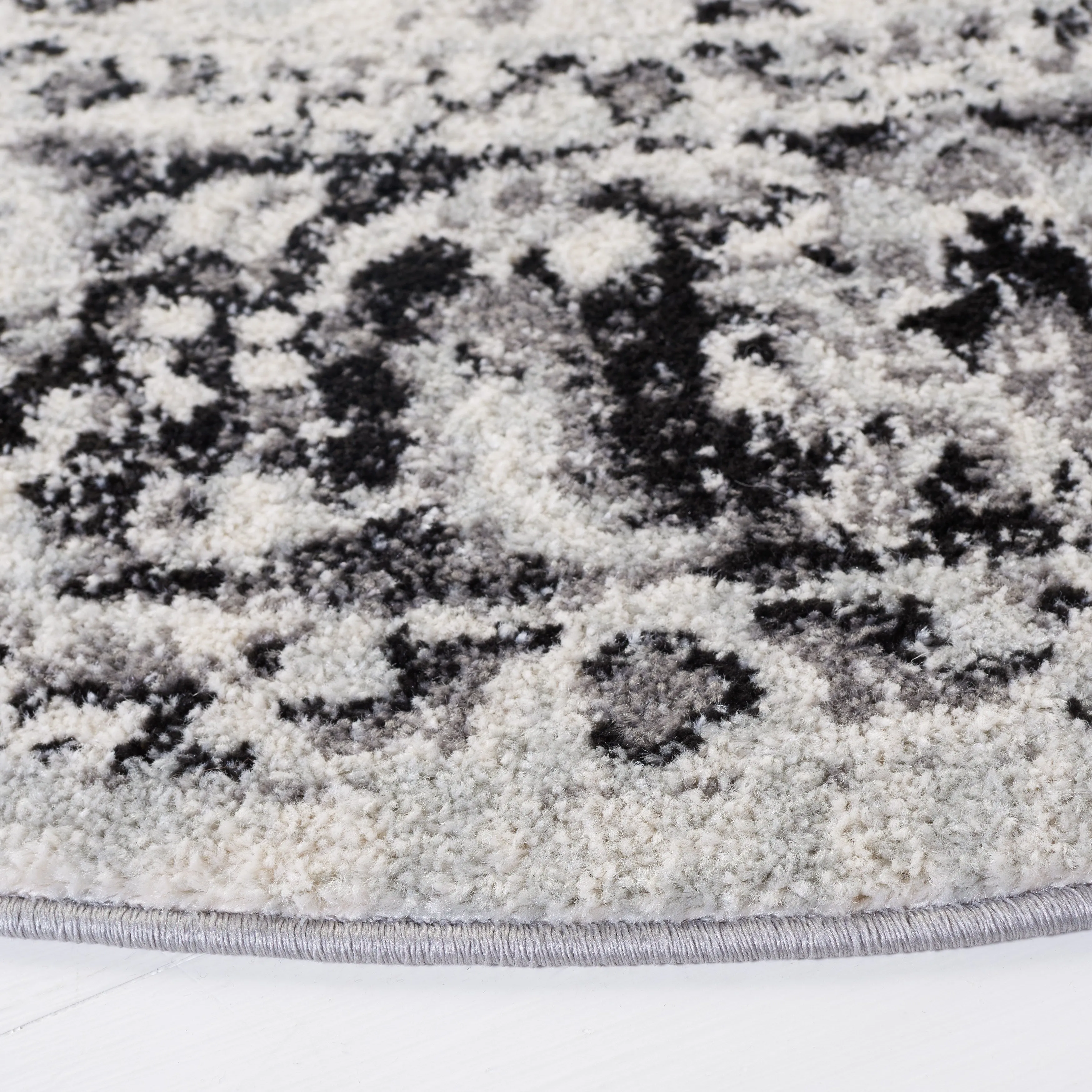 SAFAVIEH Tulum Atje Oriental Rug