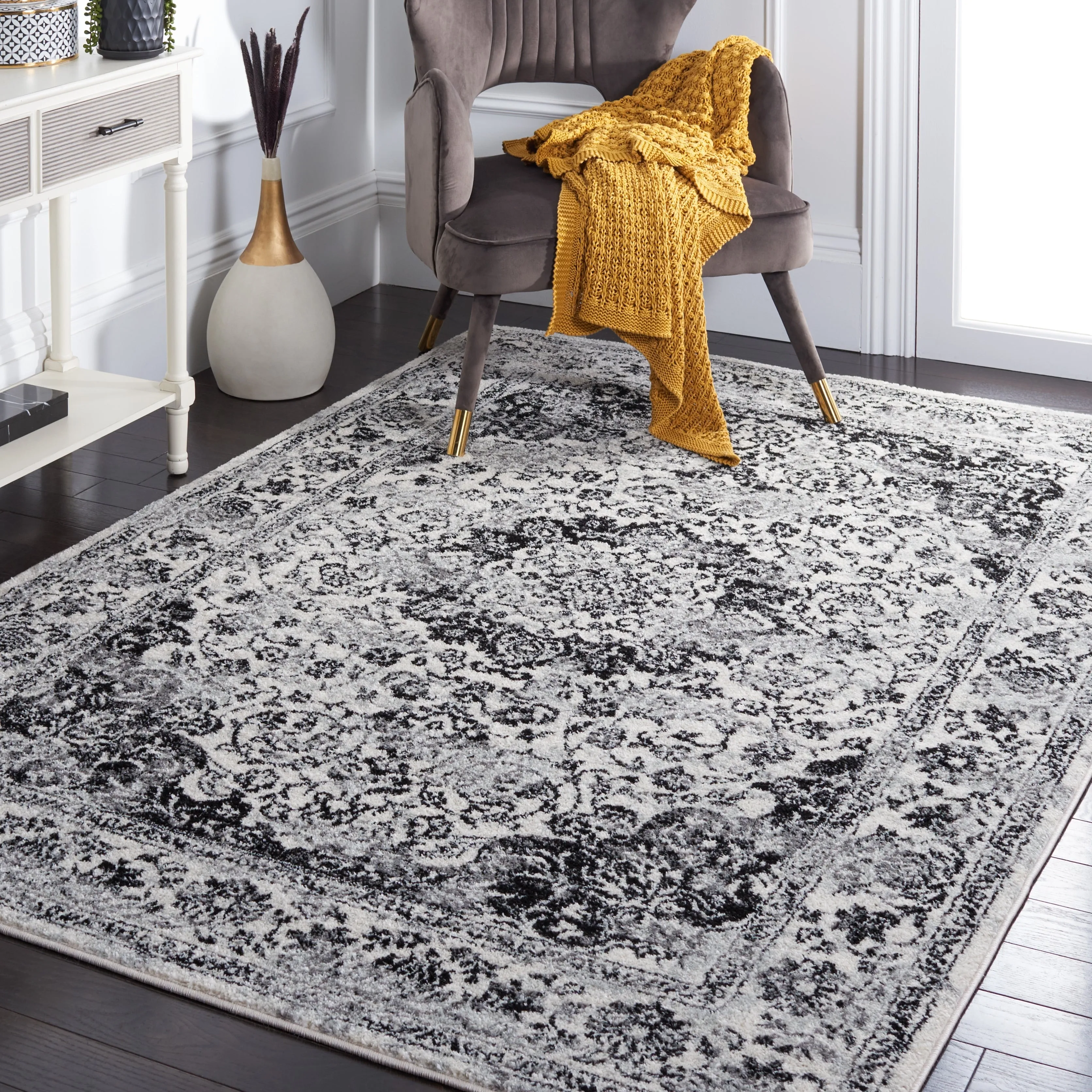 SAFAVIEH Tulum Hatsumi Bohemian & Eclectic Rug