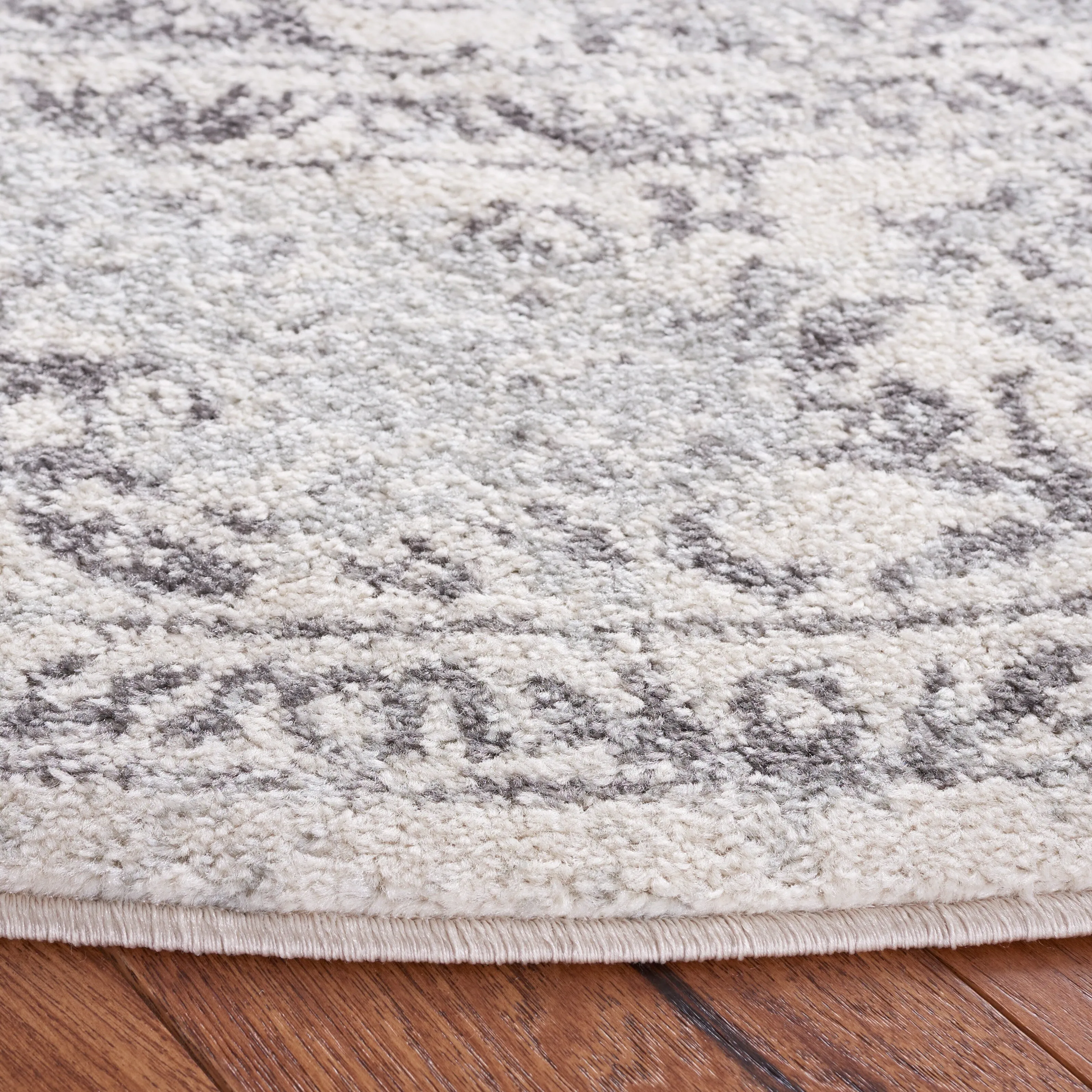 SAFAVIEH Tulum Hatsumi Bohemian & Eclectic Rug