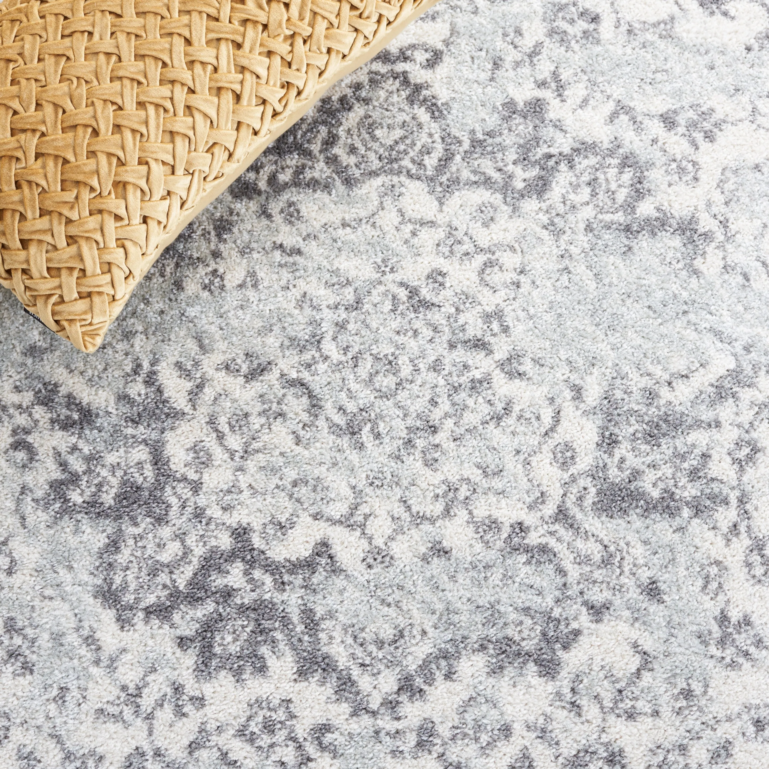 SAFAVIEH Tulum Hatsumi Bohemian & Eclectic Rug
