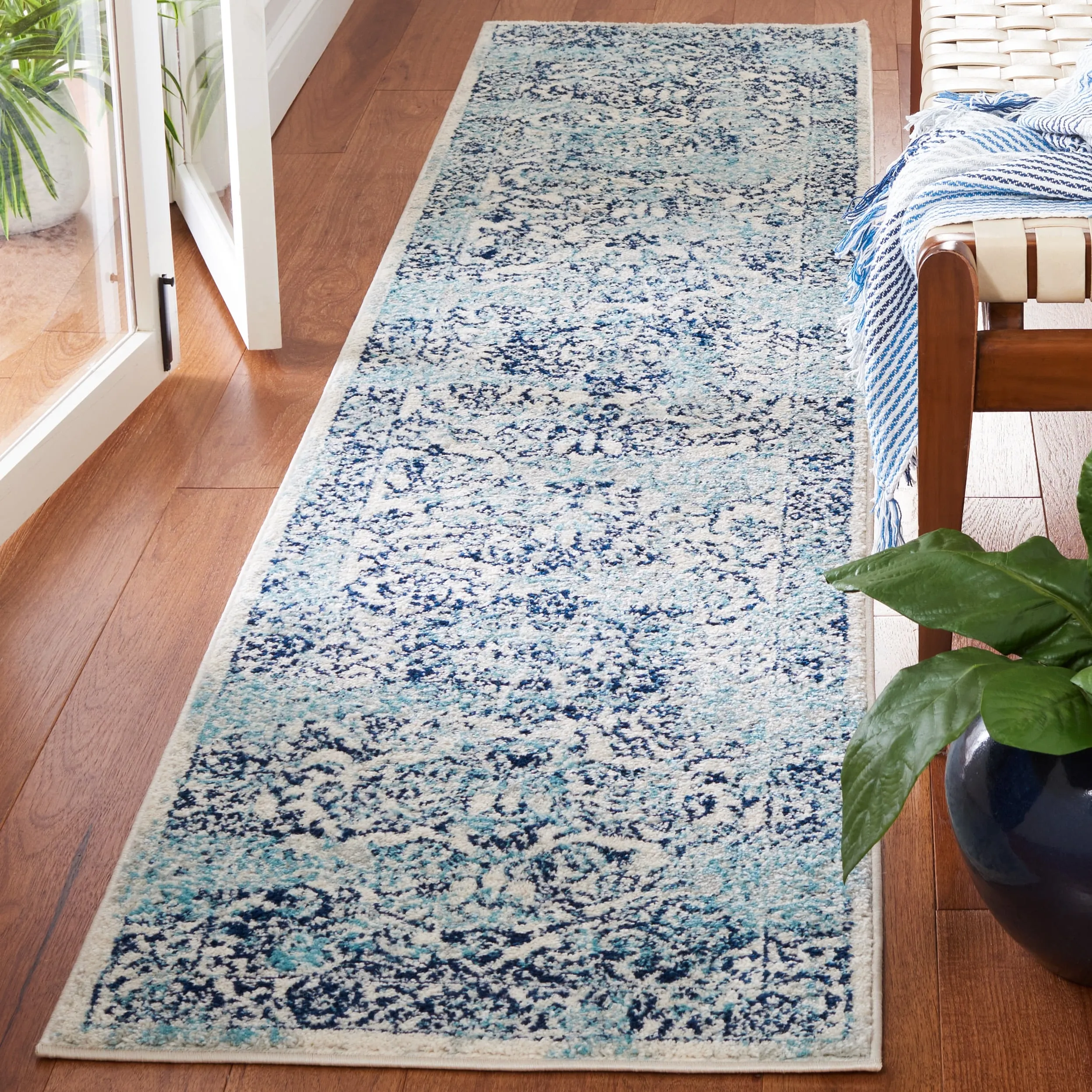 SAFAVIEH Tulum Hatsumi Bohemian & Eclectic Rug