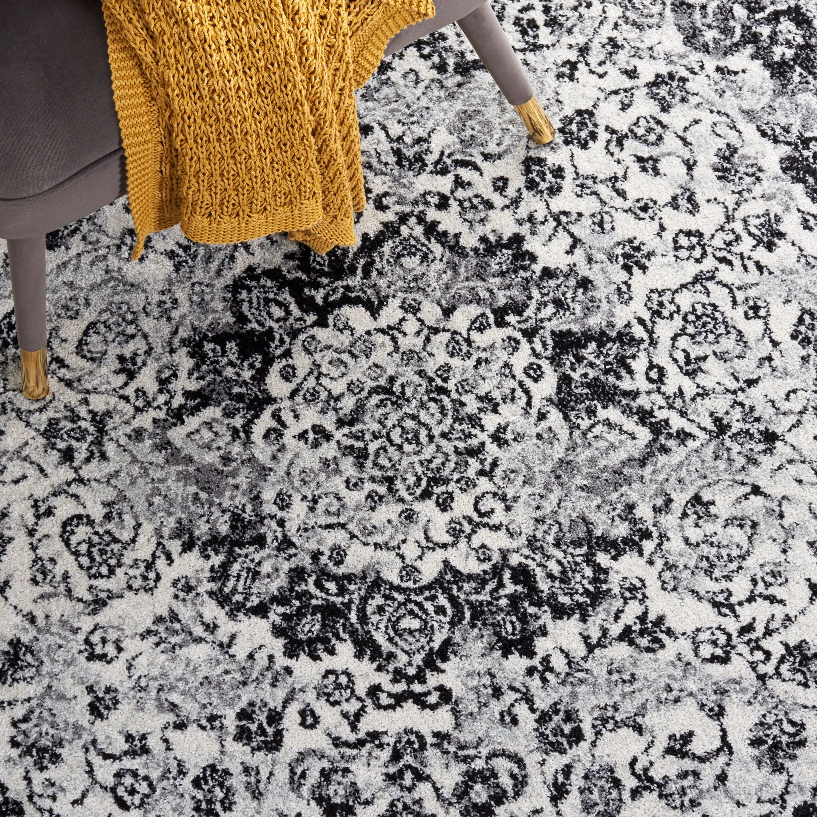 SAFAVIEH Tulum Hatsumi Bohemian & Eclectic Rug