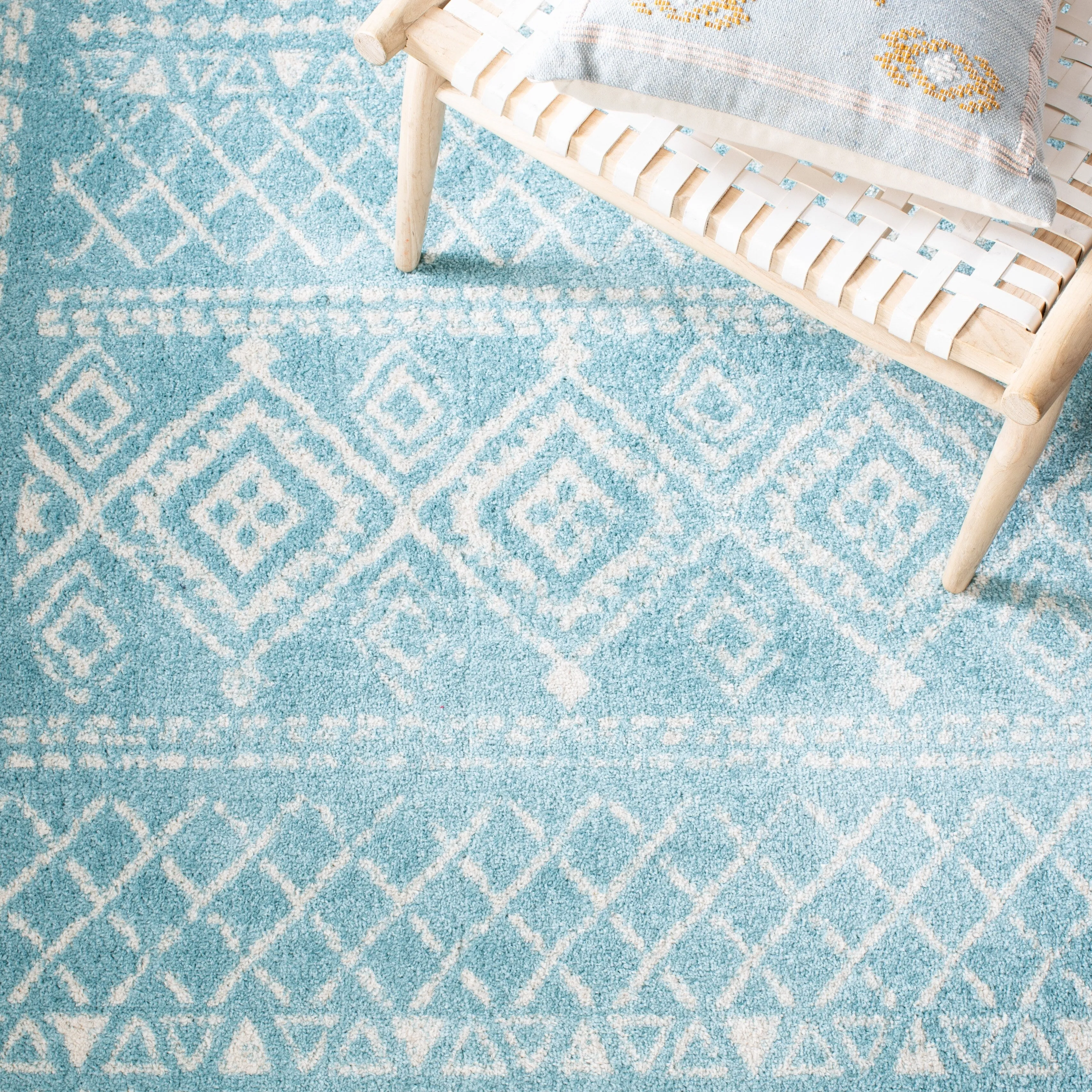 SAFAVIEH Tulum Hinnertje Rustic Moroccan Boho Tribal Distressed Rug