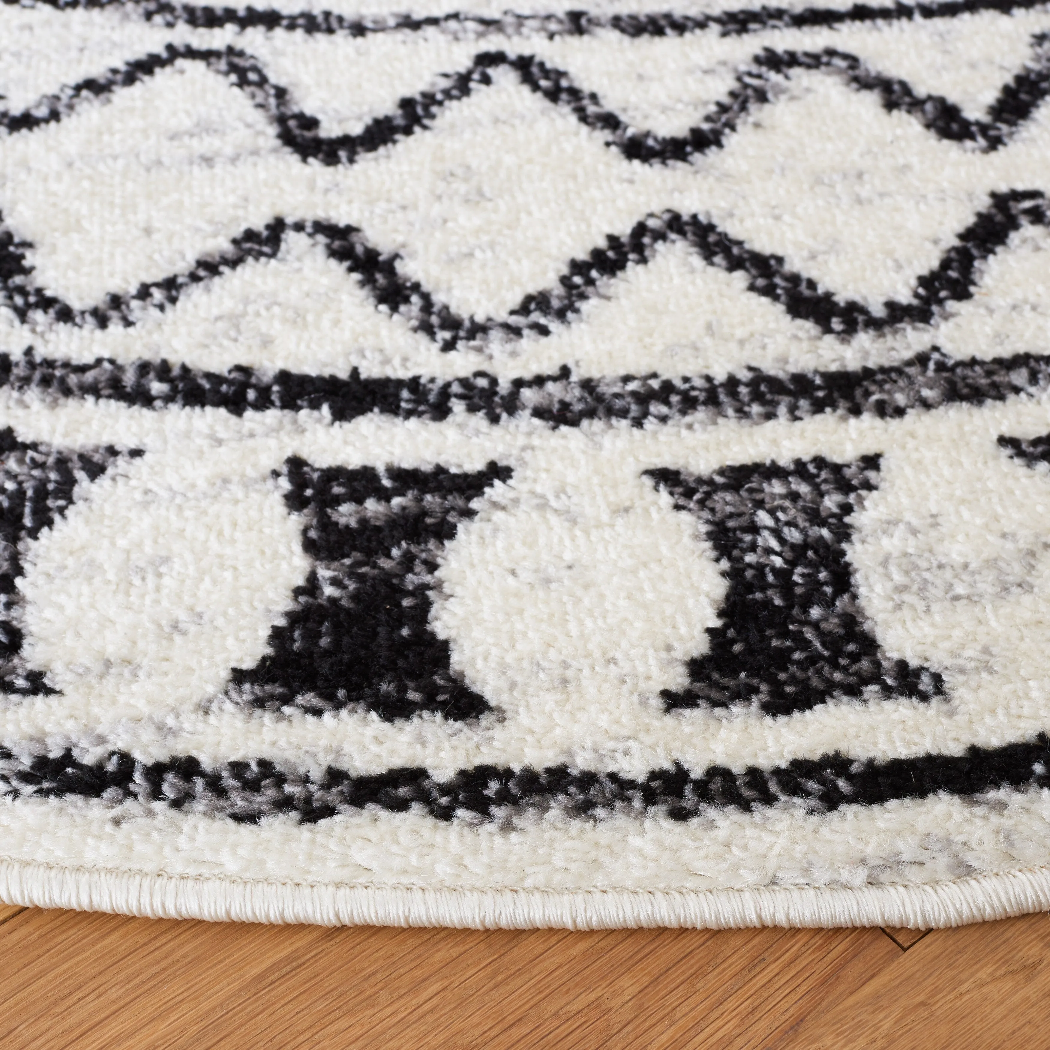 SAFAVIEH Tulum Nan Moroccan Boho Rug
