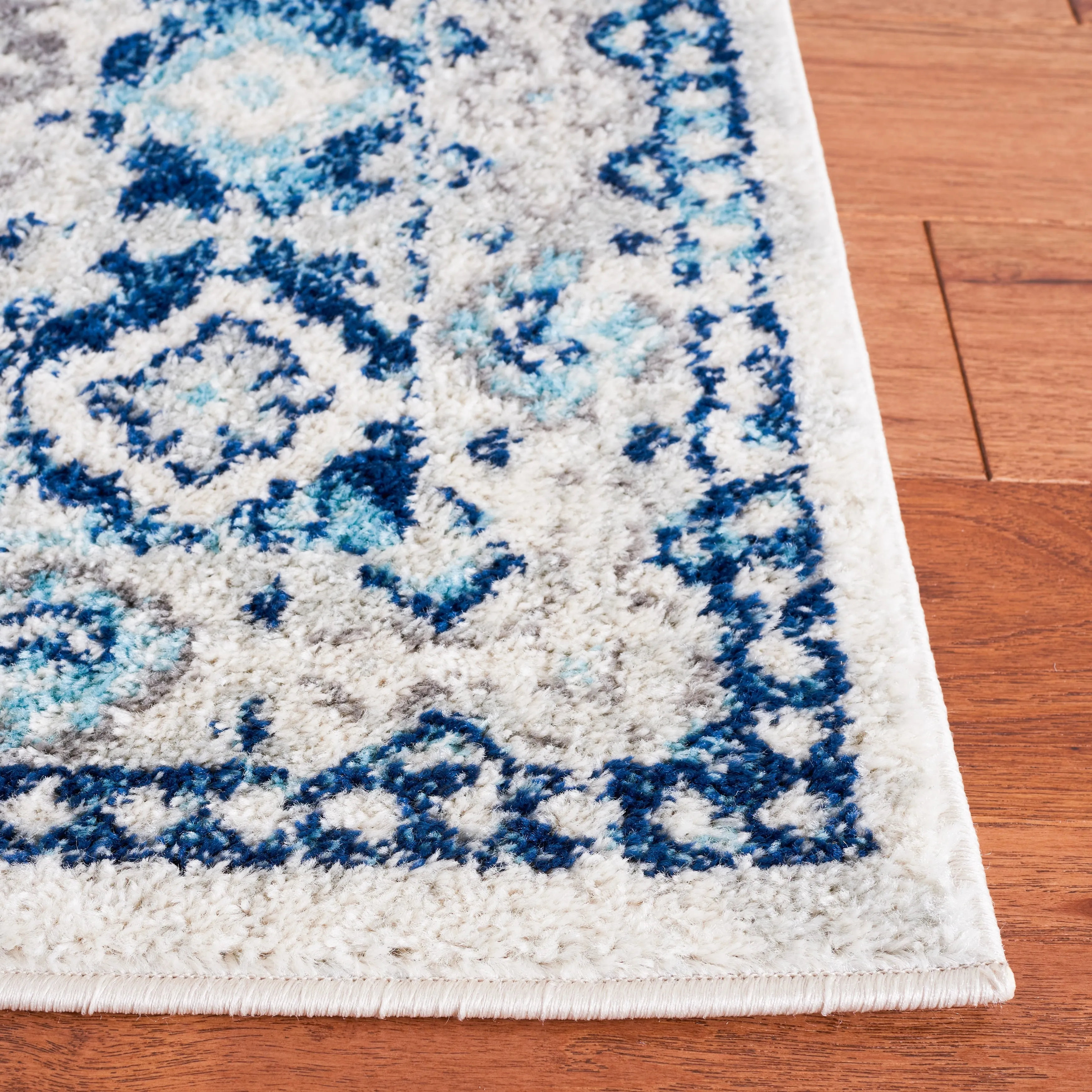 SAFAVIEH Tulum Neelima Bohemian & Eclectic Rug