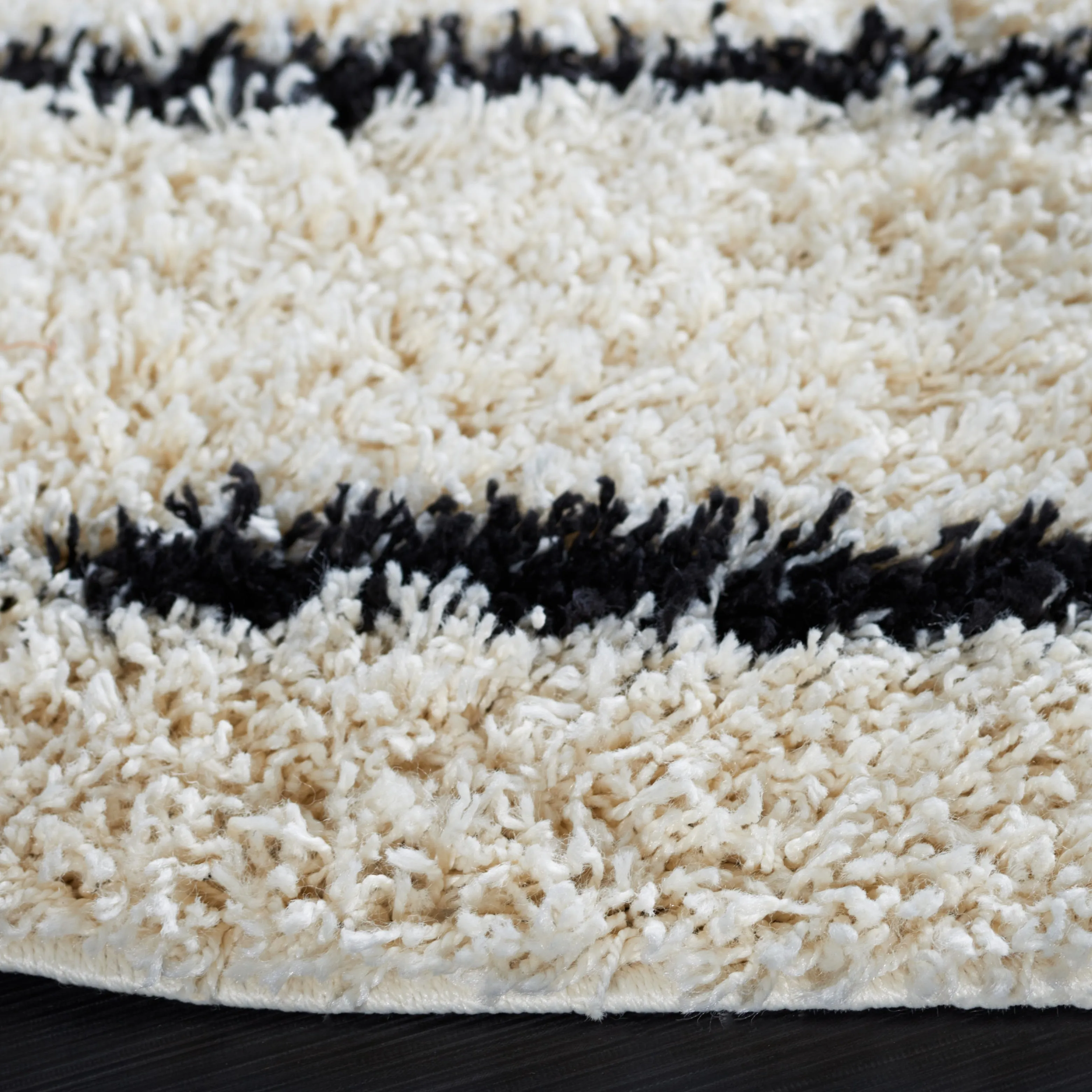 SAFAVIEH Venus Shag Zoea 1.75-inch Thick Rug