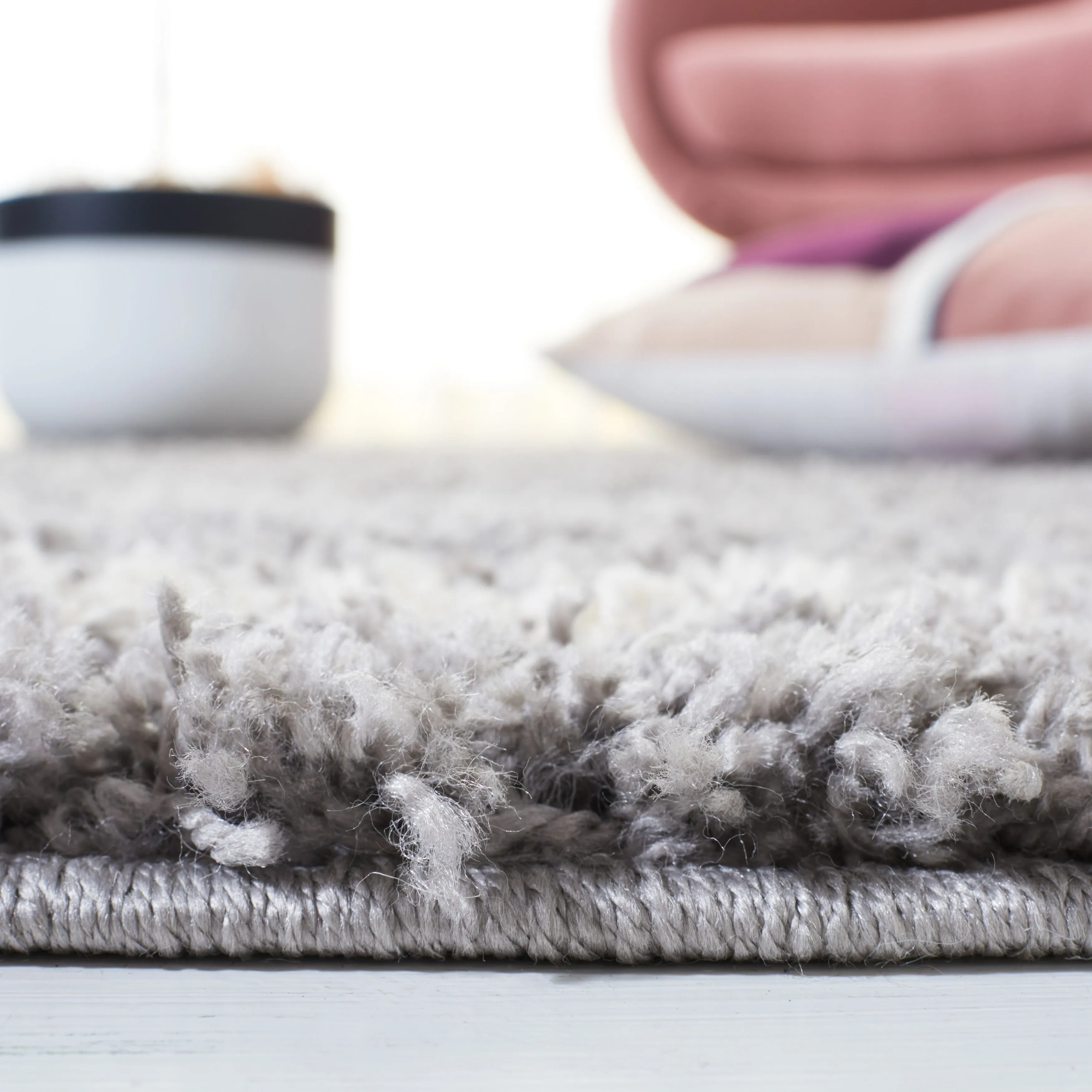 SAFAVIEH Venus Shag Zoea 1.75-inch Thick Rug