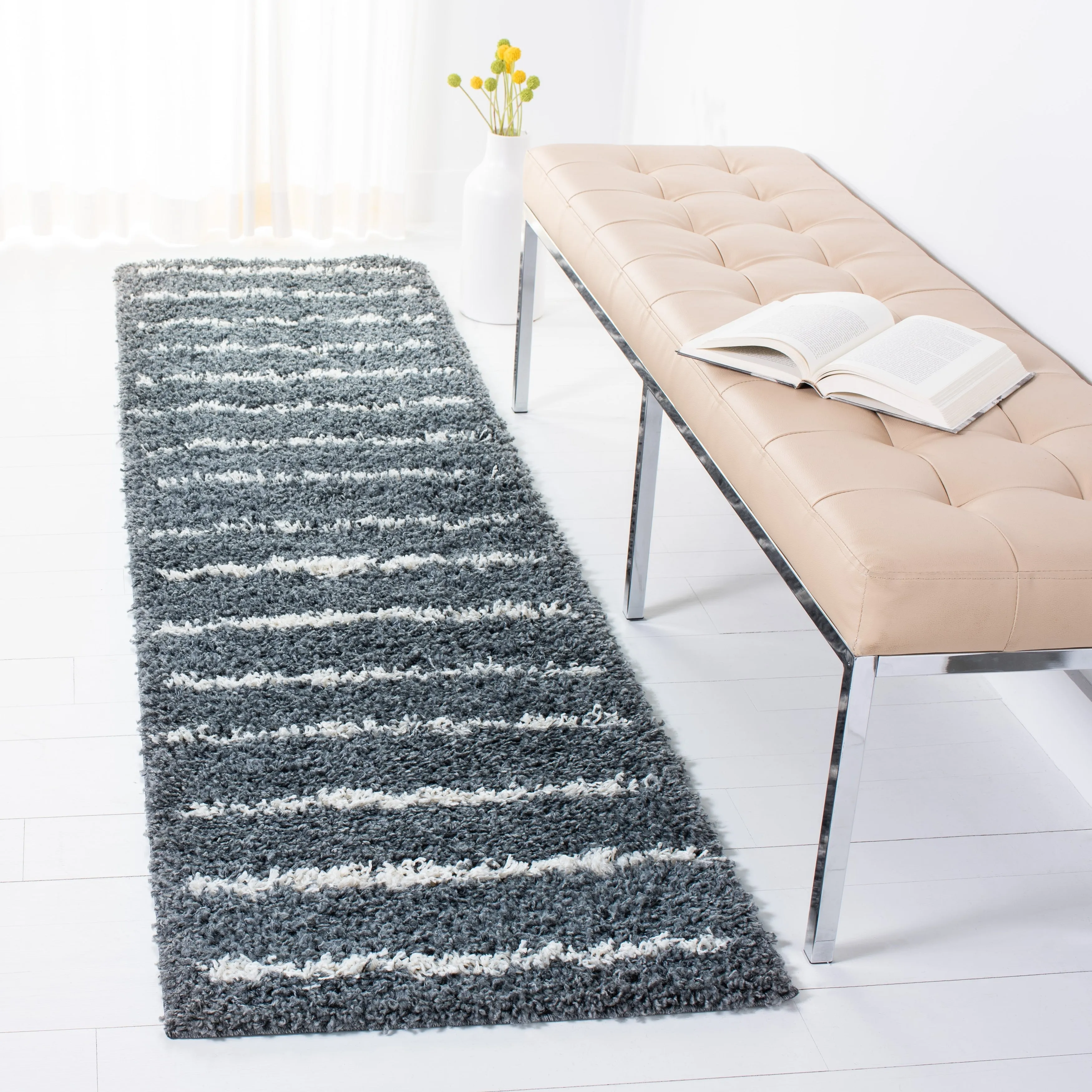 SAFAVIEH Venus Shag Zoea 1.75-inch Thick Rug