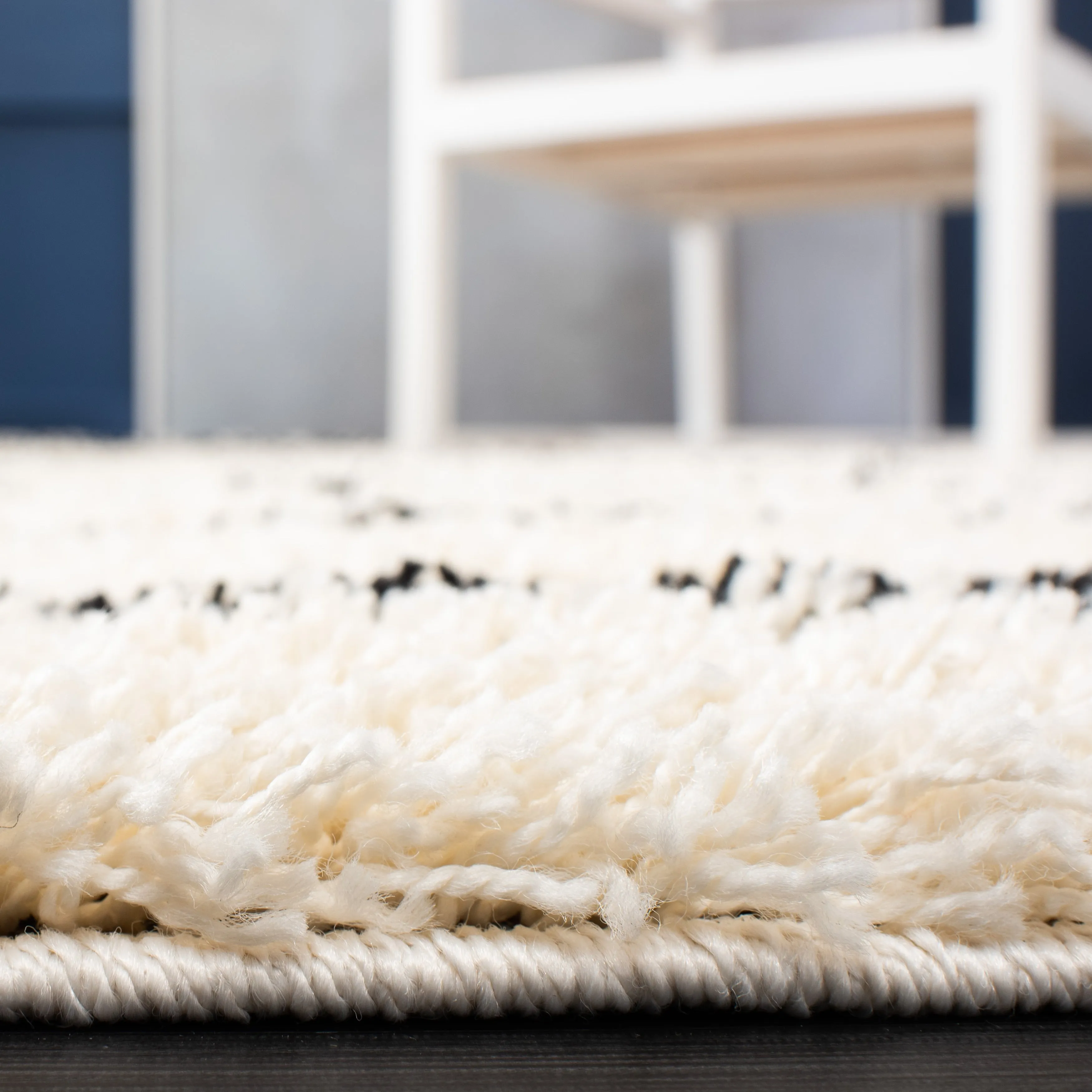 SAFAVIEH Venus Shag Zoea 1.75-inch Thick Rug