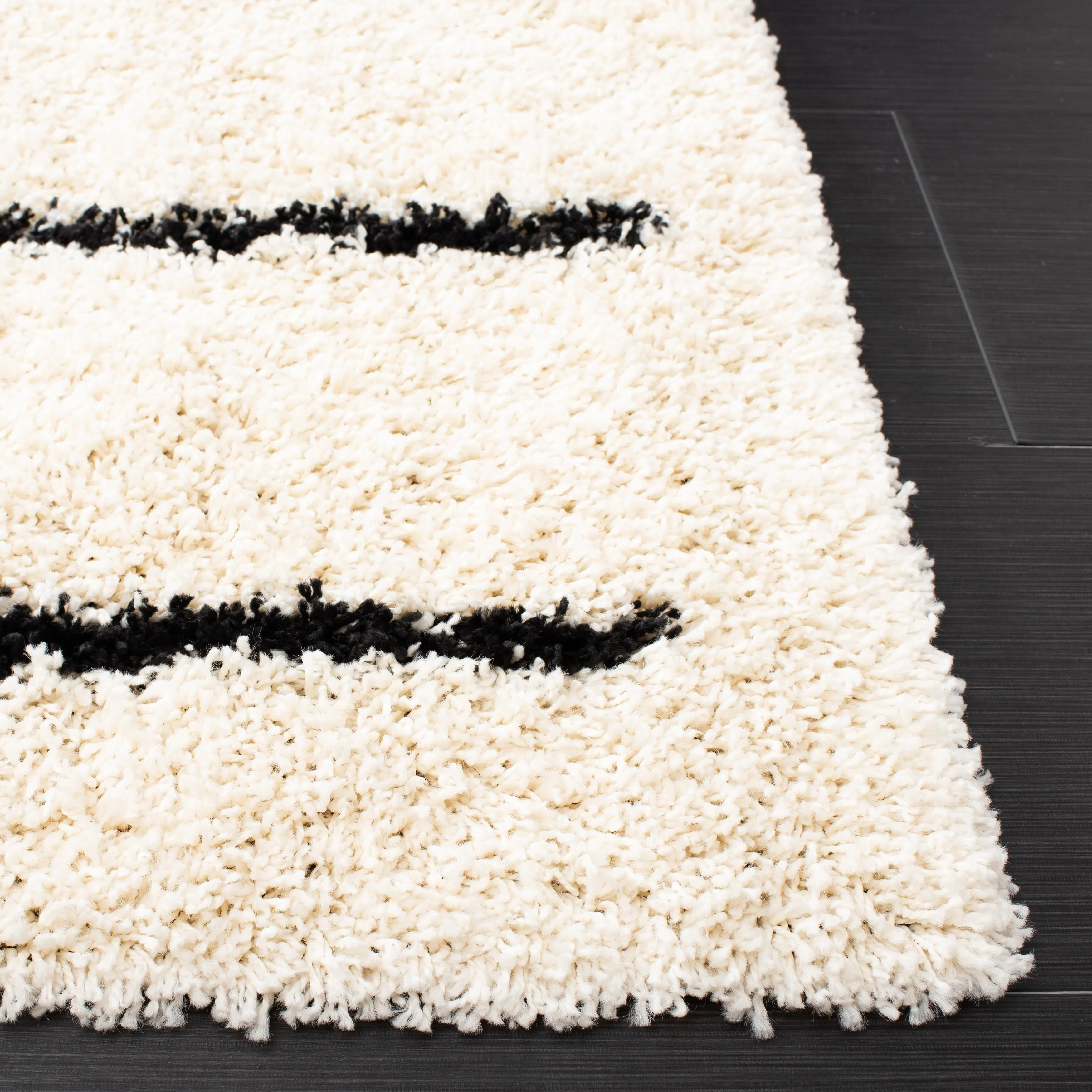 SAFAVIEH Venus Shag Zoea 1.75-inch Thick Rug
