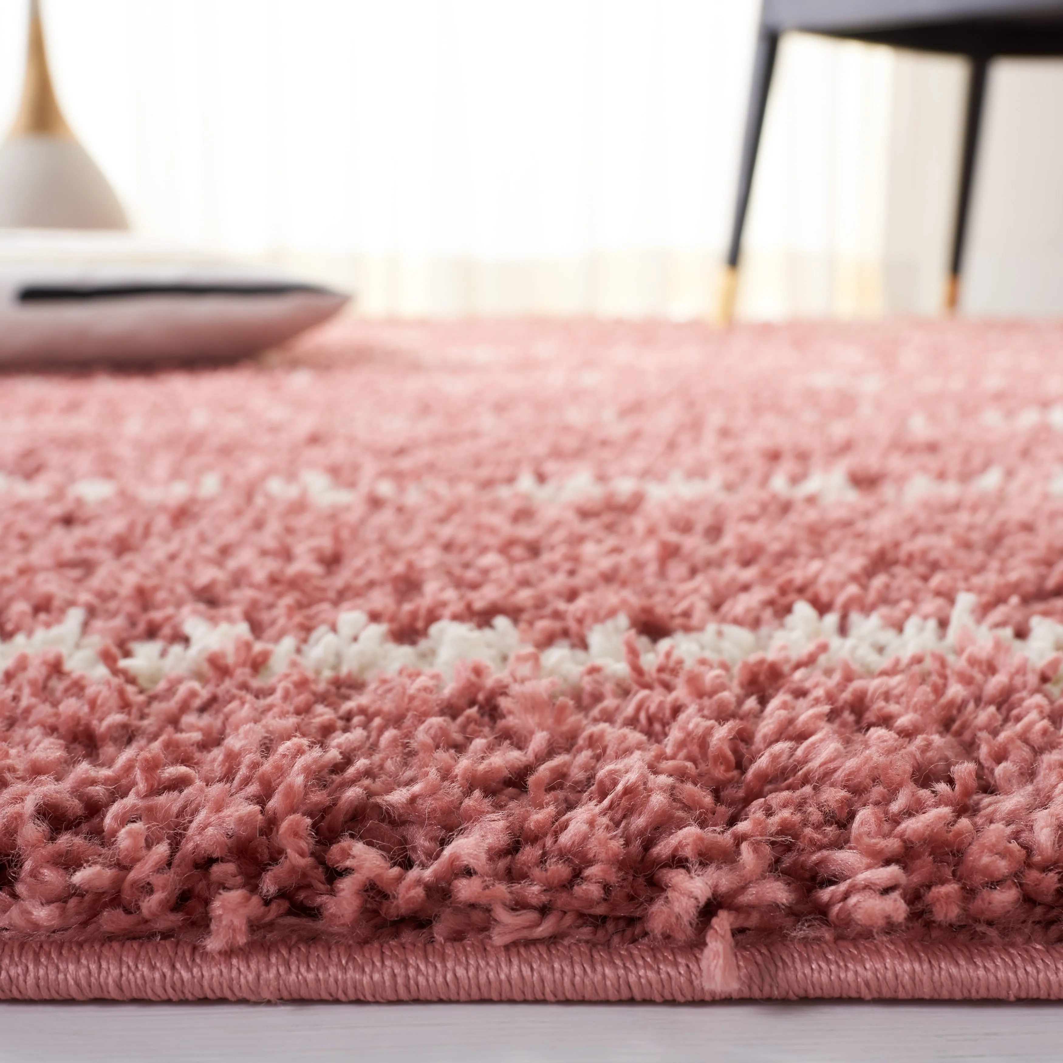 SAFAVIEH Venus Shag Zoea 1.75-inch Thick Rug