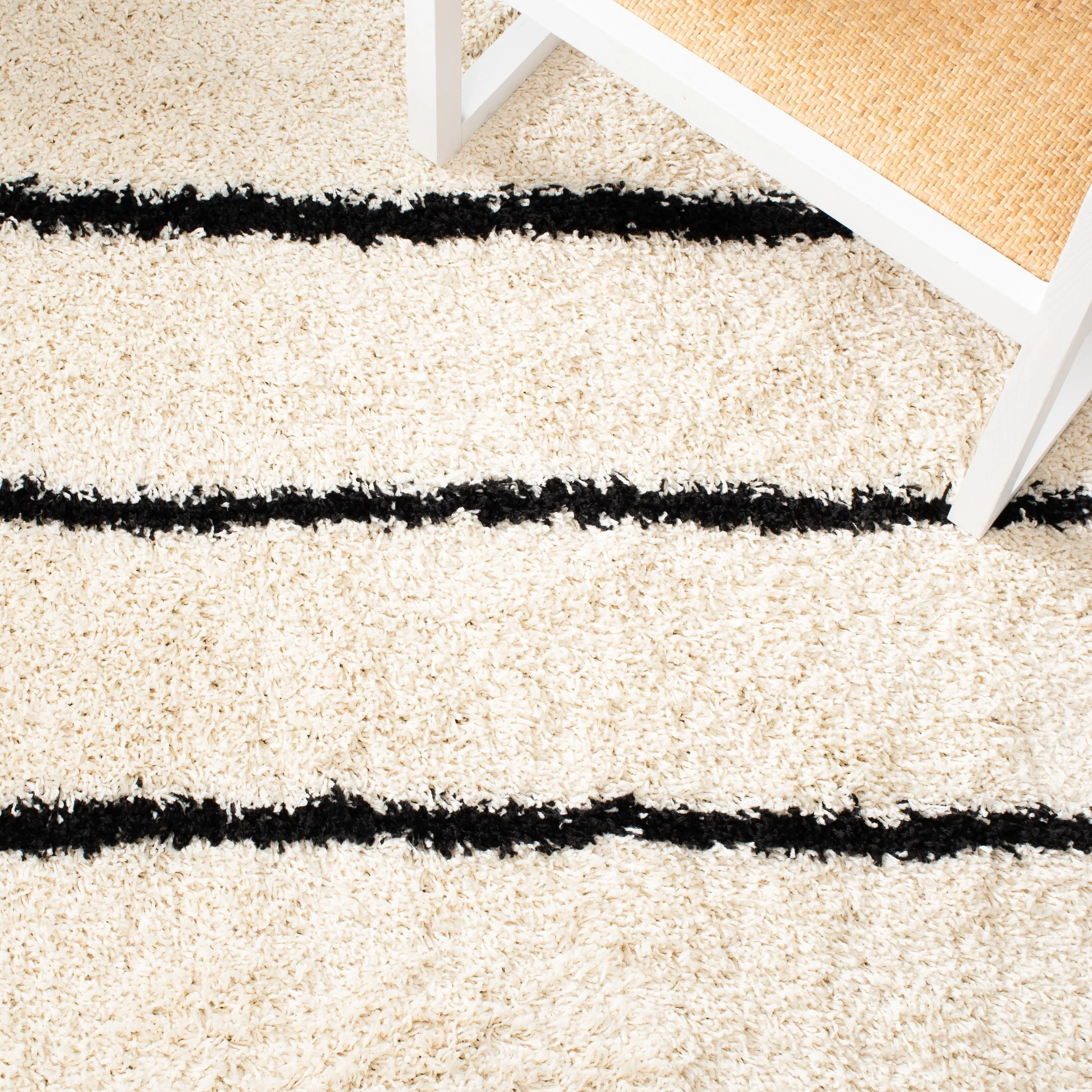SAFAVIEH Venus Shag Zoea 1.75-inch Thick Rug