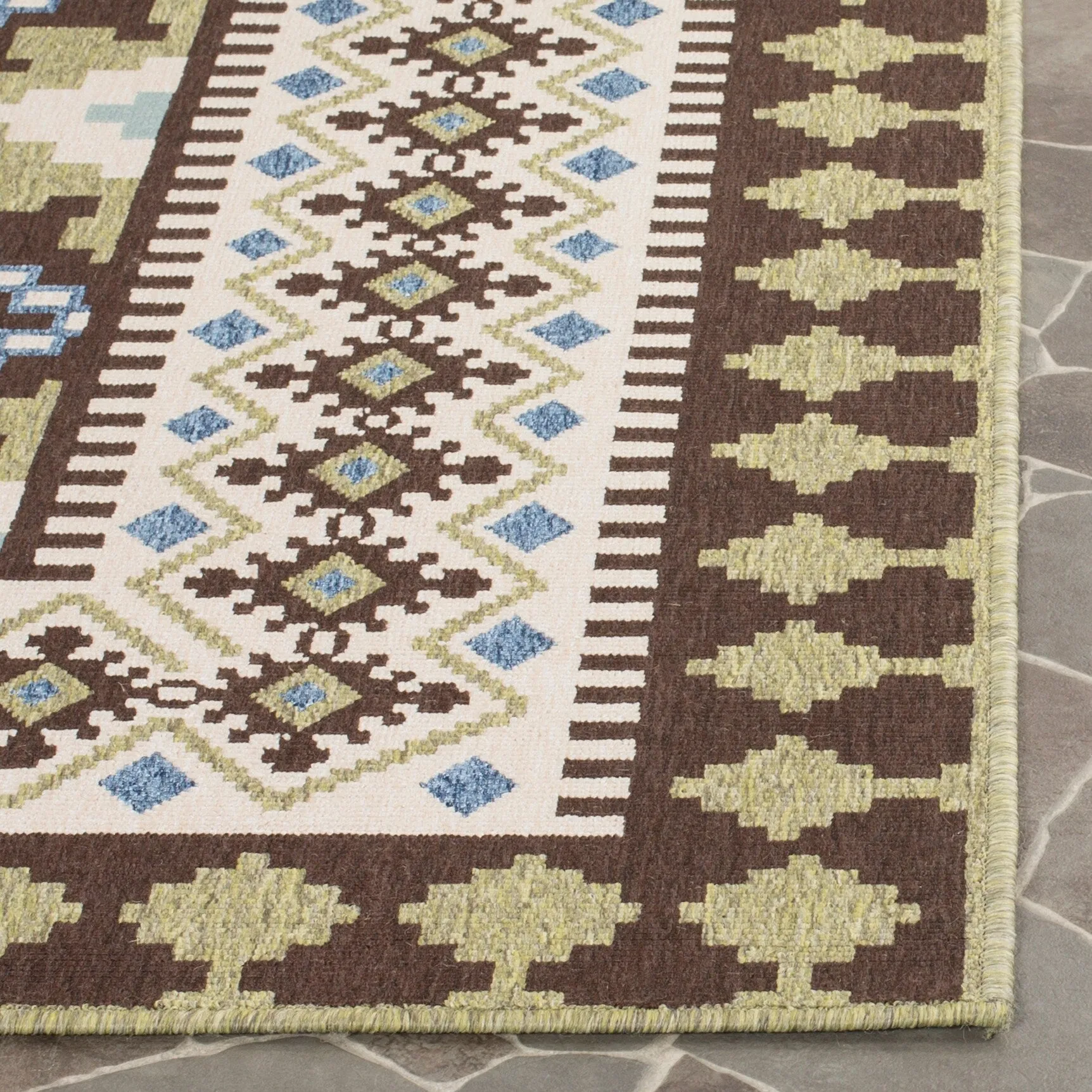 SAFAVIEH Veranda Rita Indoor/ Outdoor Waterproof Patio Backyard Rug