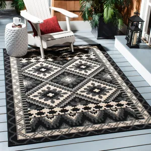 SAFAVIEH Veranda Vitaline Indoor/ Outdoor Waterproof Patio Backyard Rug - Black/Beige - 4' x 5'7