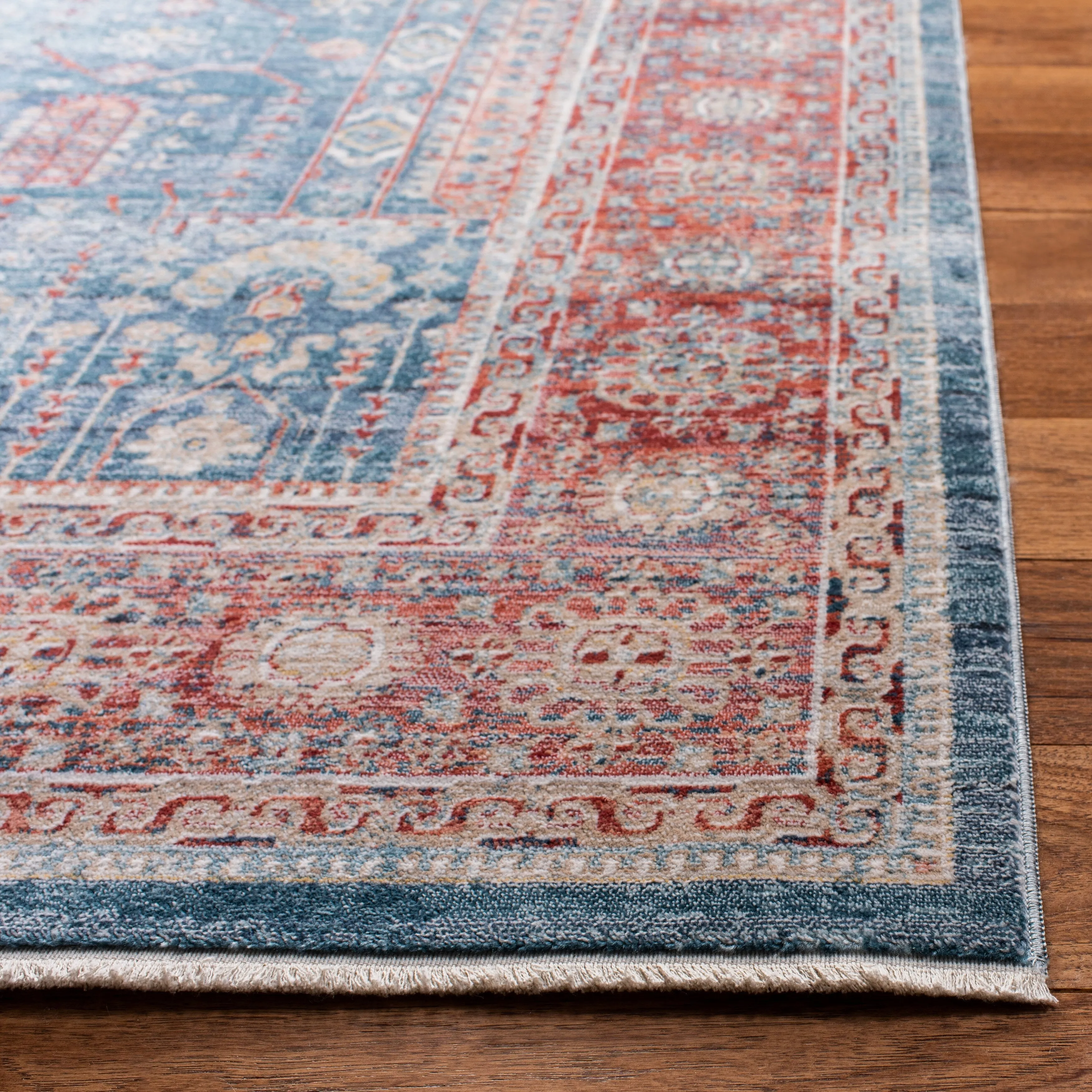 SAFAVIEH Victoria Almeda Traditional Oriental Rug