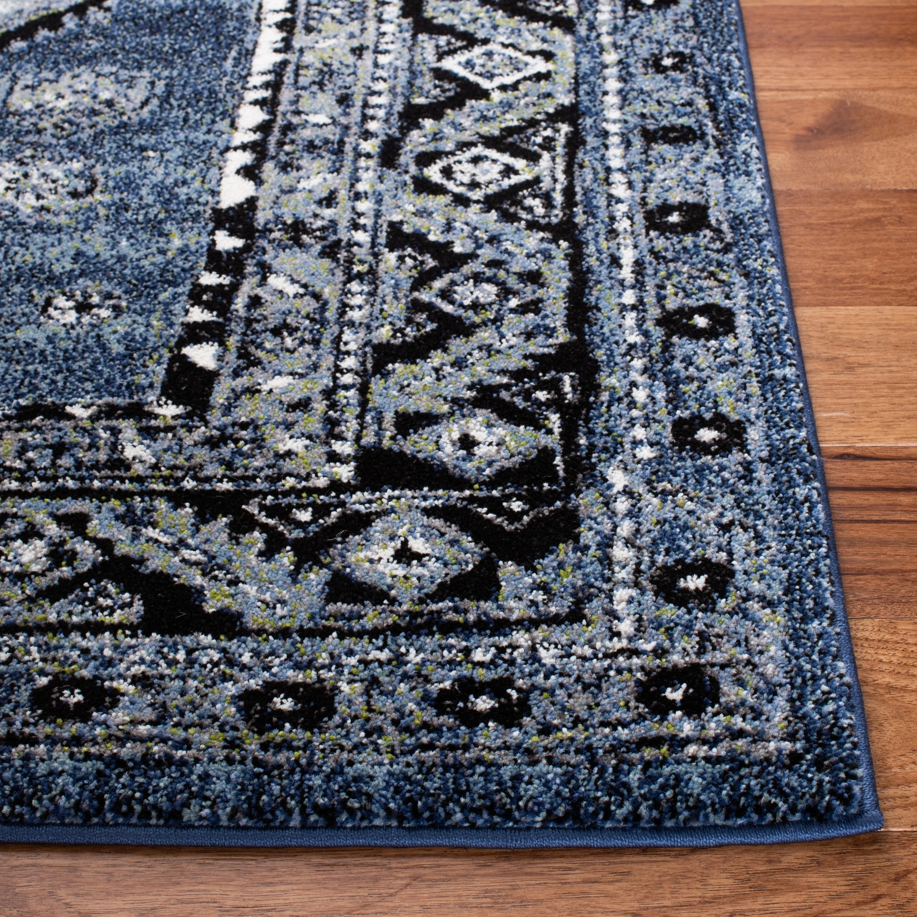SAFAVIEH Vintage Hamadan Sadiya Traditional Oriental Rug