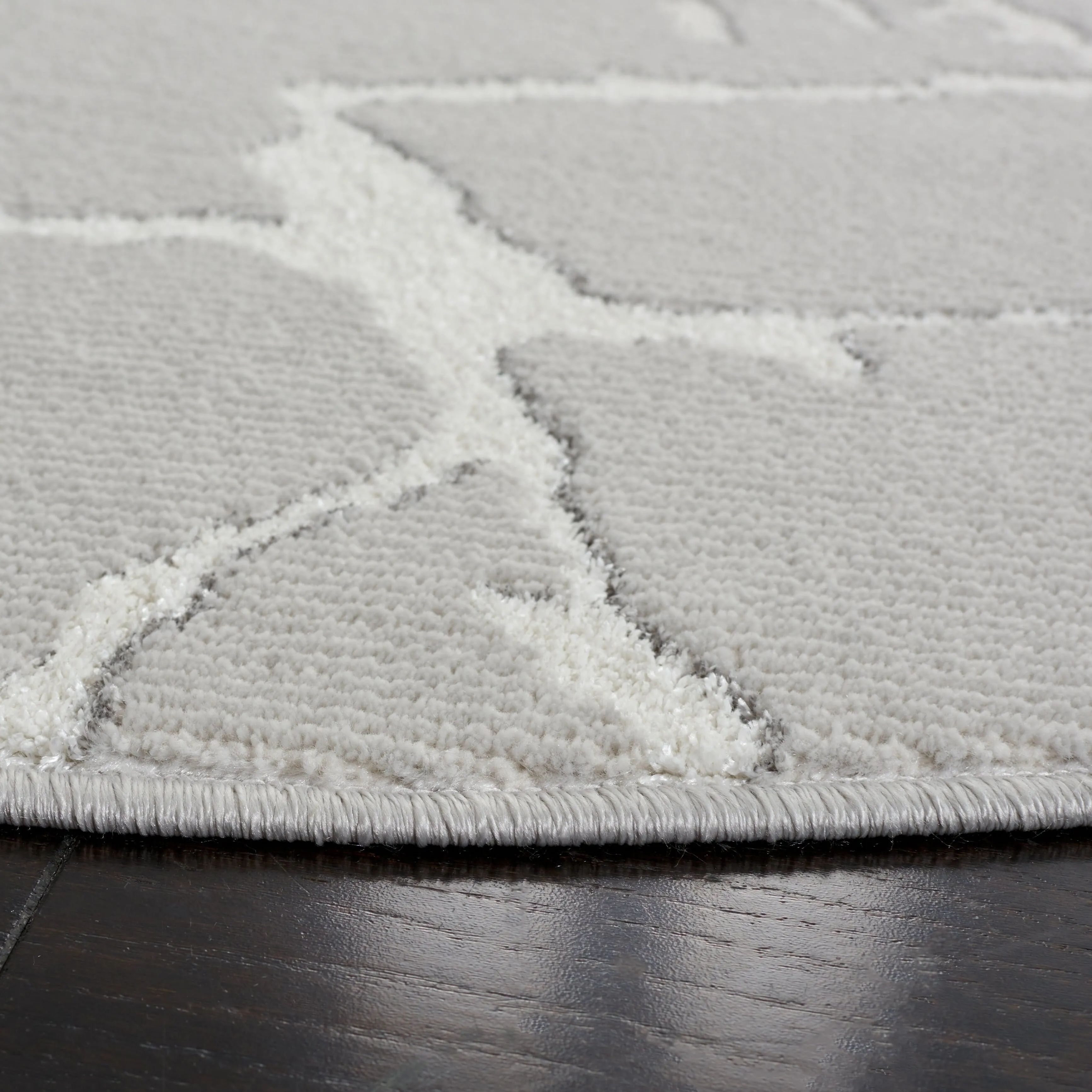 SAFAVIEH Whisper Pera Modern Abstract Rug