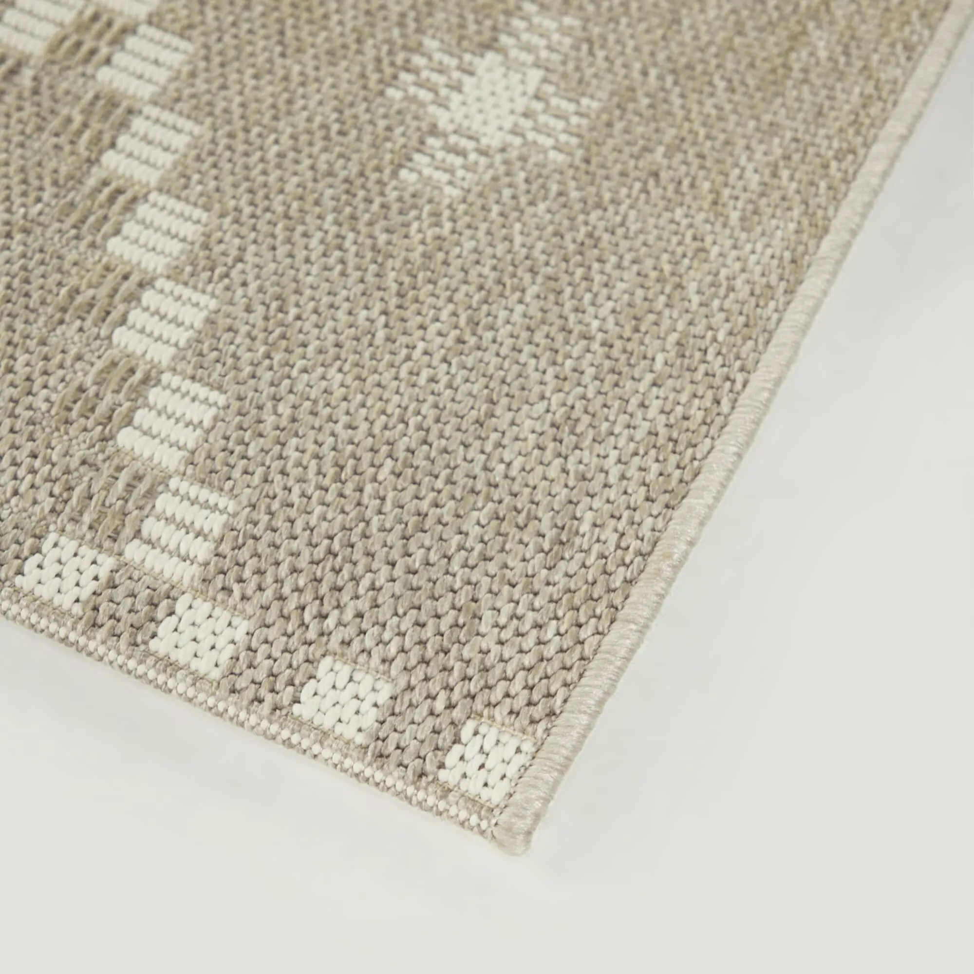 Selwyn Diamond Trellis Indoor/Outdoor Area Rug