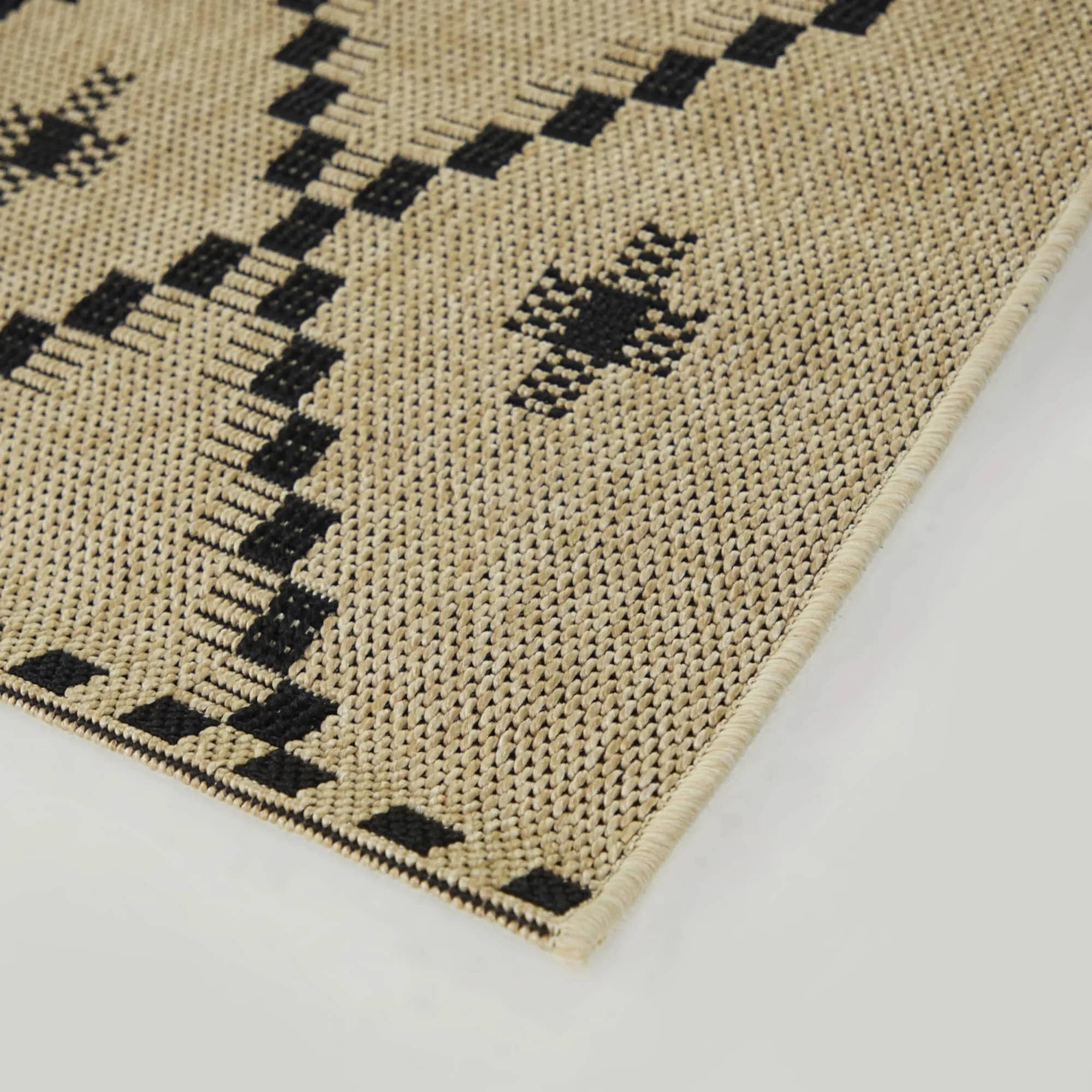 Selwyn Diamond Trellis Indoor/Outdoor Area Rug