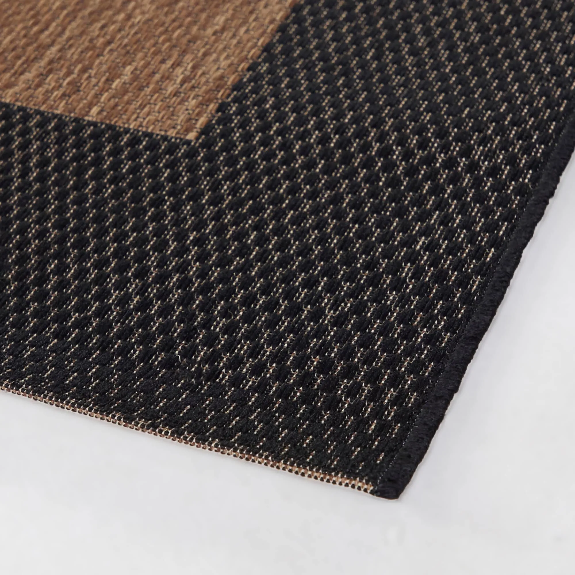 Signature Home Talbot Border Indoor/Outdoor Area Rug