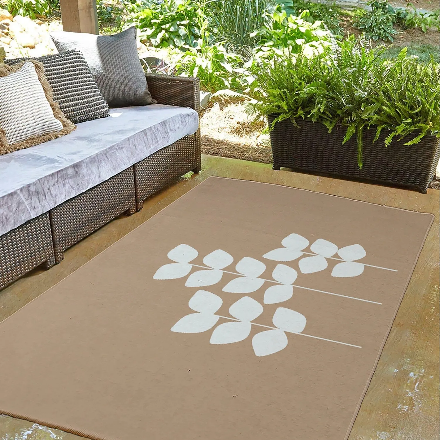 Simple Stems Spring Chenille Indoor/Outdoor Rug