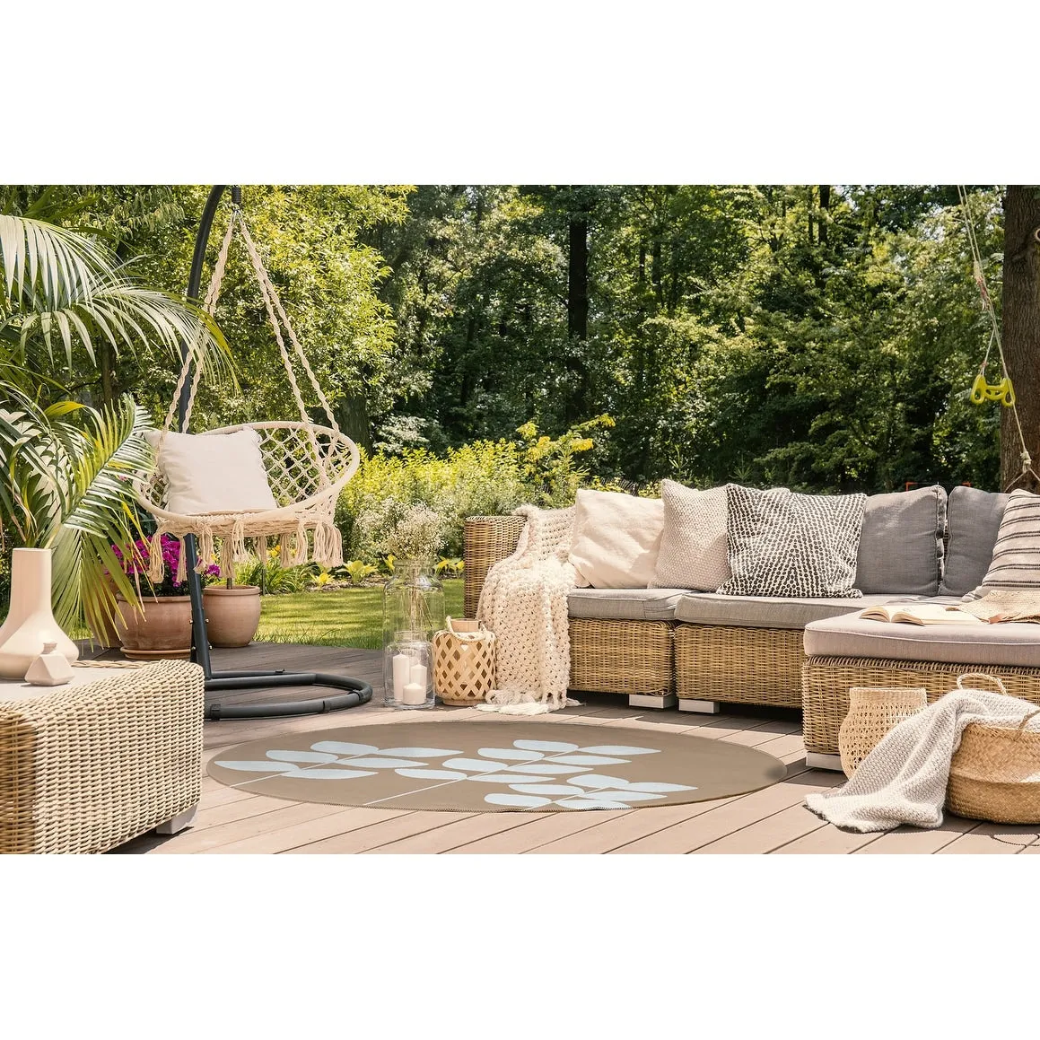 Simple Stems Spring Chenille Indoor/Outdoor Rug