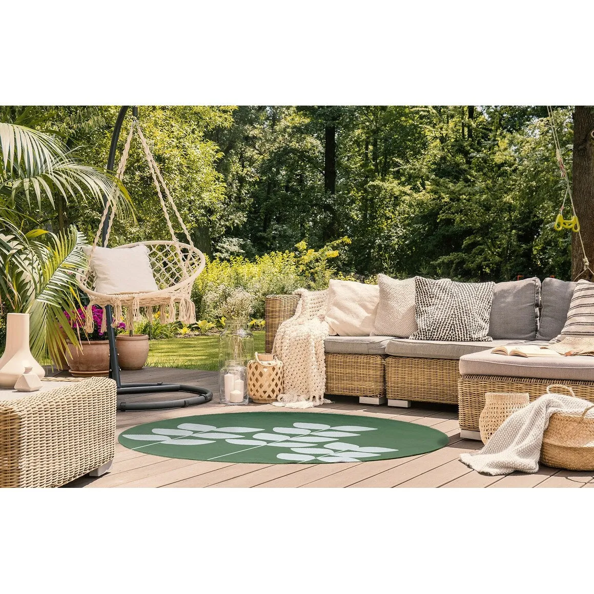Simple Stems Spring Chenille Indoor/Outdoor Rug