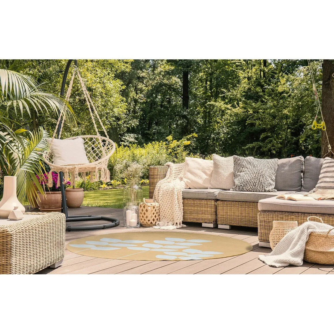 Simple Stems Spring Chenille Indoor/Outdoor Rug