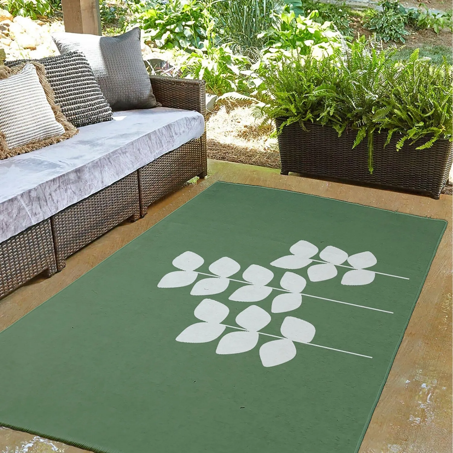Simple Stems Spring Chenille Indoor/Outdoor Rug